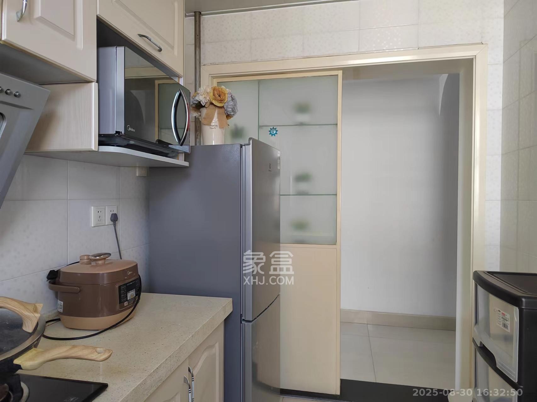 标志浪漫满屋（枫景公寓）  1室1厅1卫   2100.00元/月室内图