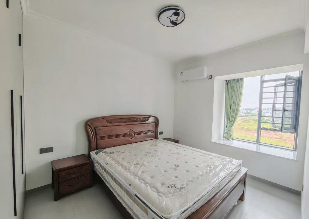 互助小区电梯房 3室2厅2卫 2100.0元/月 互助小区电梯房 3室2厅2卫 2100.0元/月室内图