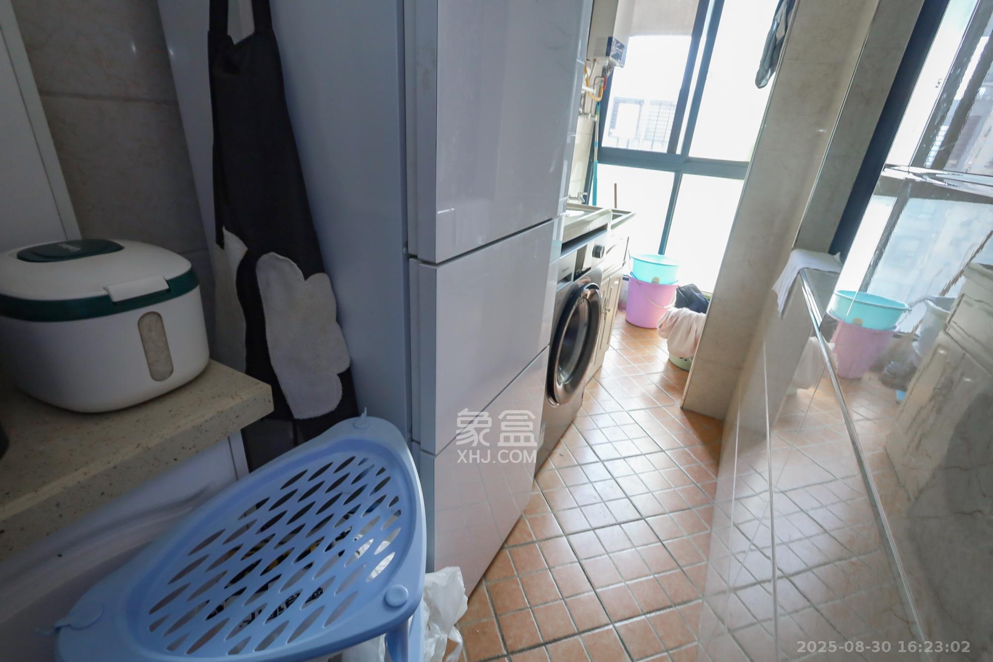 华韵城市海岸（城市水岸苑）  2室2厅1卫    98.0万阳台