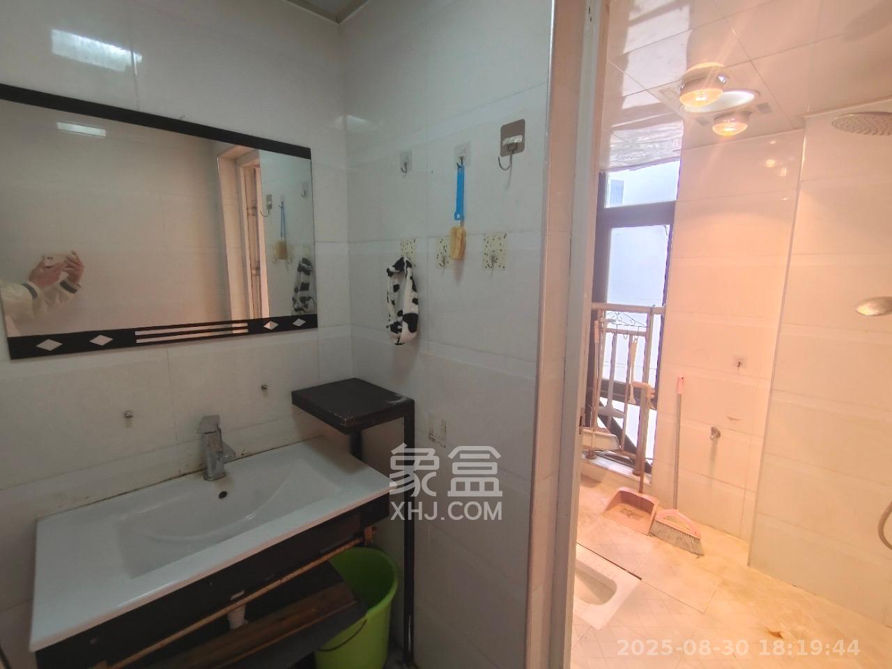 铂宫  2室2厅1卫    3000.0元/月室内图