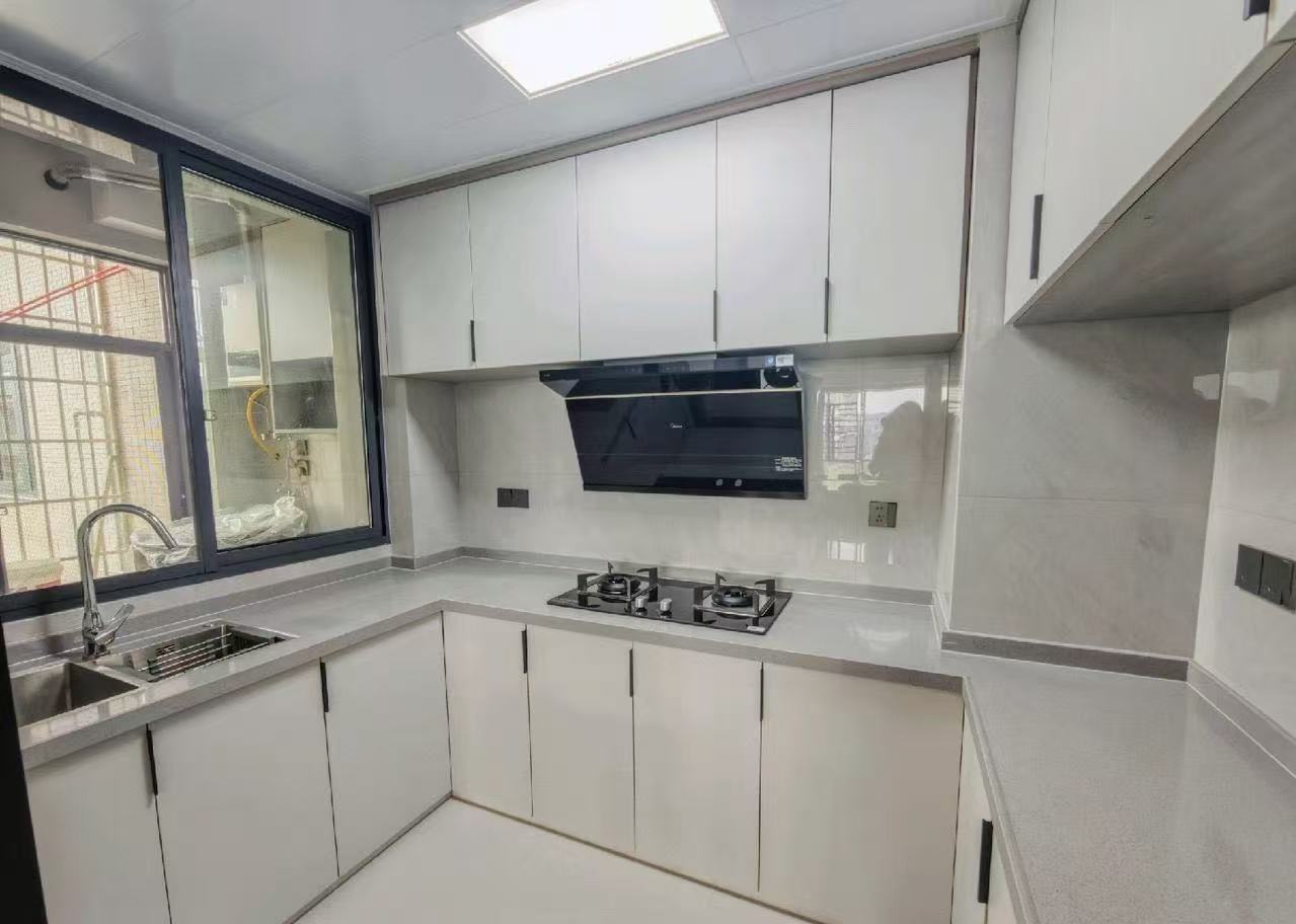 互助小区电梯房 3室2厅2卫 2100.0元/月 互助小区电梯房 3室2厅2卫 2100.0元/月室内图