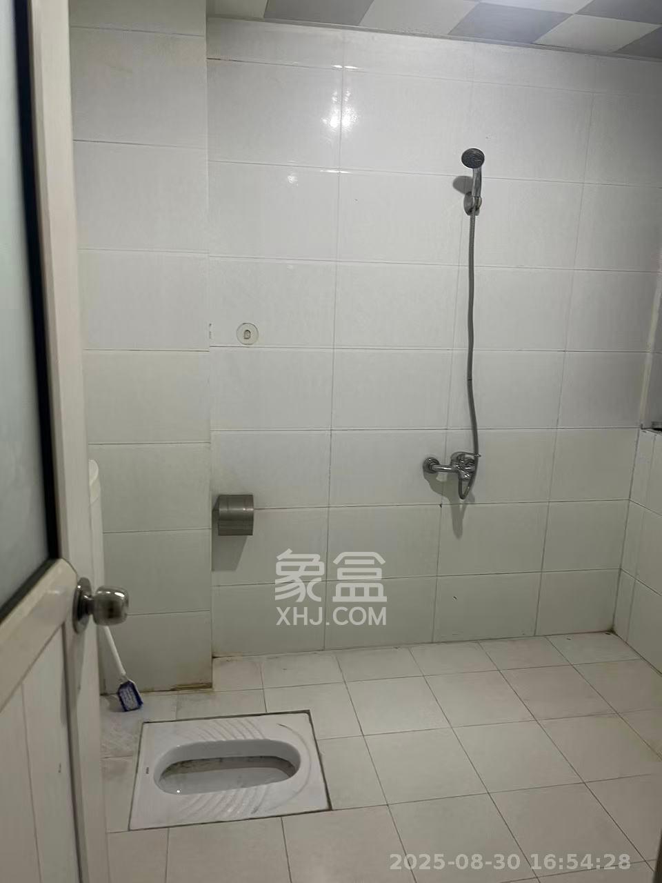 鑫远湘府华城 4室2厅2卫 2800.0元/月 鑫远湘府华城 4室2厅2卫 2800.0元/月室内图