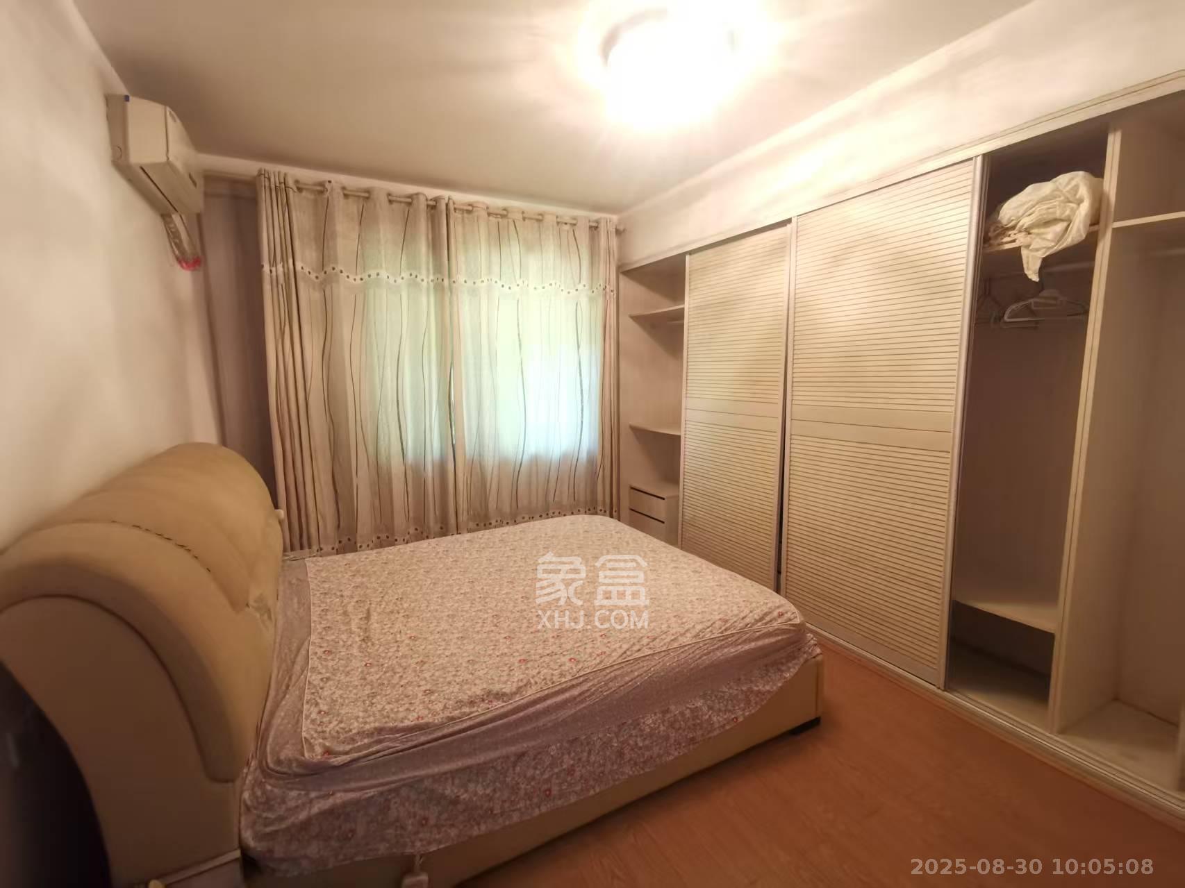 华银天际  3室2厅2卫    1800.0元/月室内图