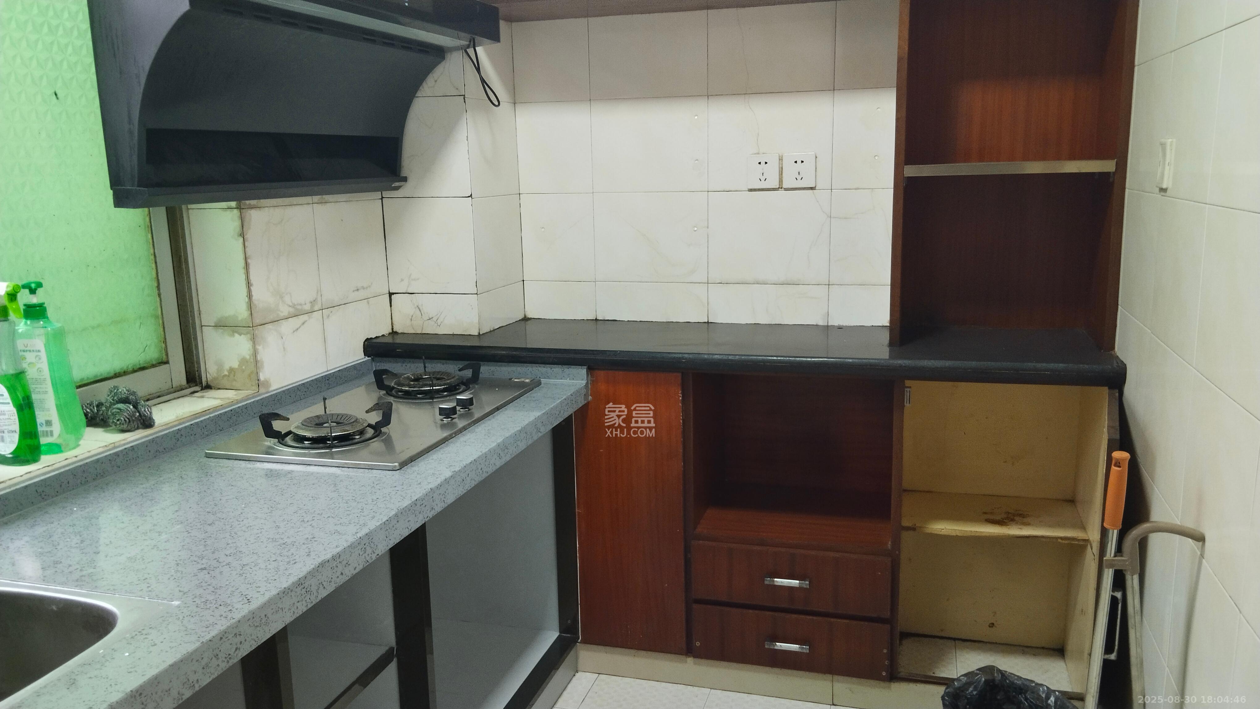 岳北社区 2室1厅1卫 1800.0元/月 岳北社区 2室1厅1卫 1800.0元/月室内图