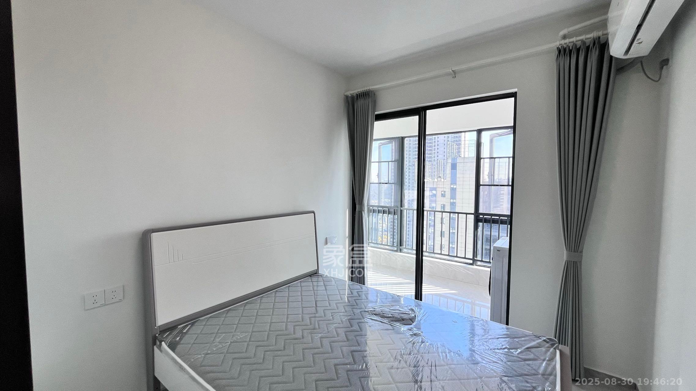 南山梅溪一方  3室2厅2卫    3000.0元/月室内图