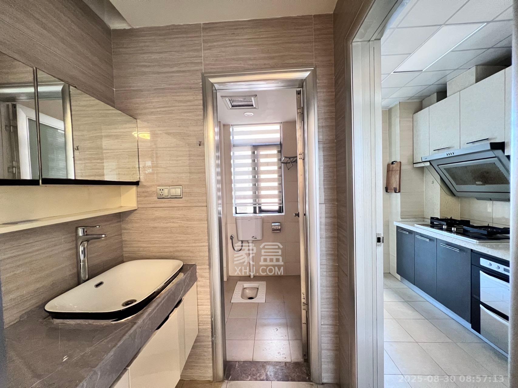 麓谷明珠 1室2厅1卫 2500.0元/月 麓谷明珠 1室2厅1卫 2500.0元/月室内图