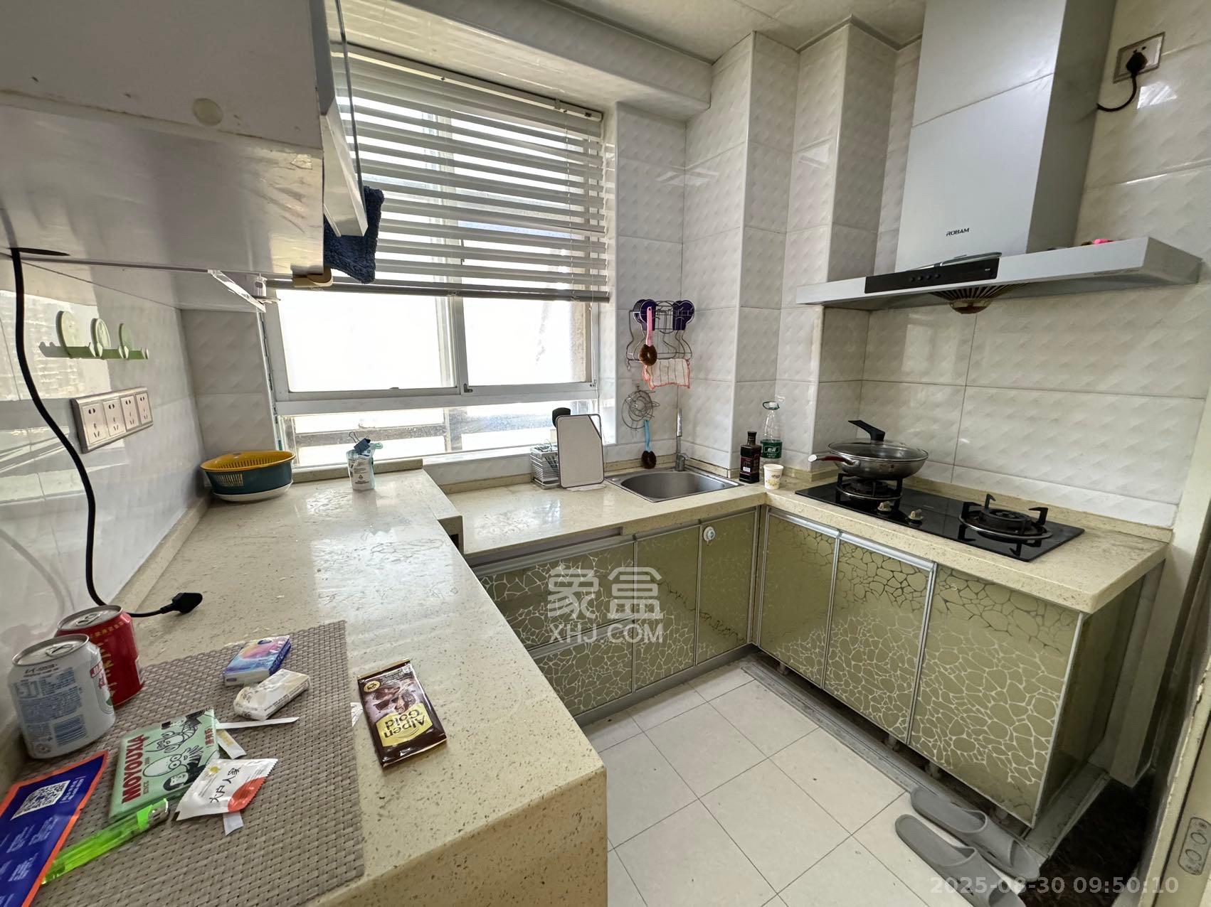 奥林匹克花园贡院三期  1室1厅1卫    1400.0元/月 奥林匹克花园贡院三期  1室1厅1卫    1400.0元/月室内图