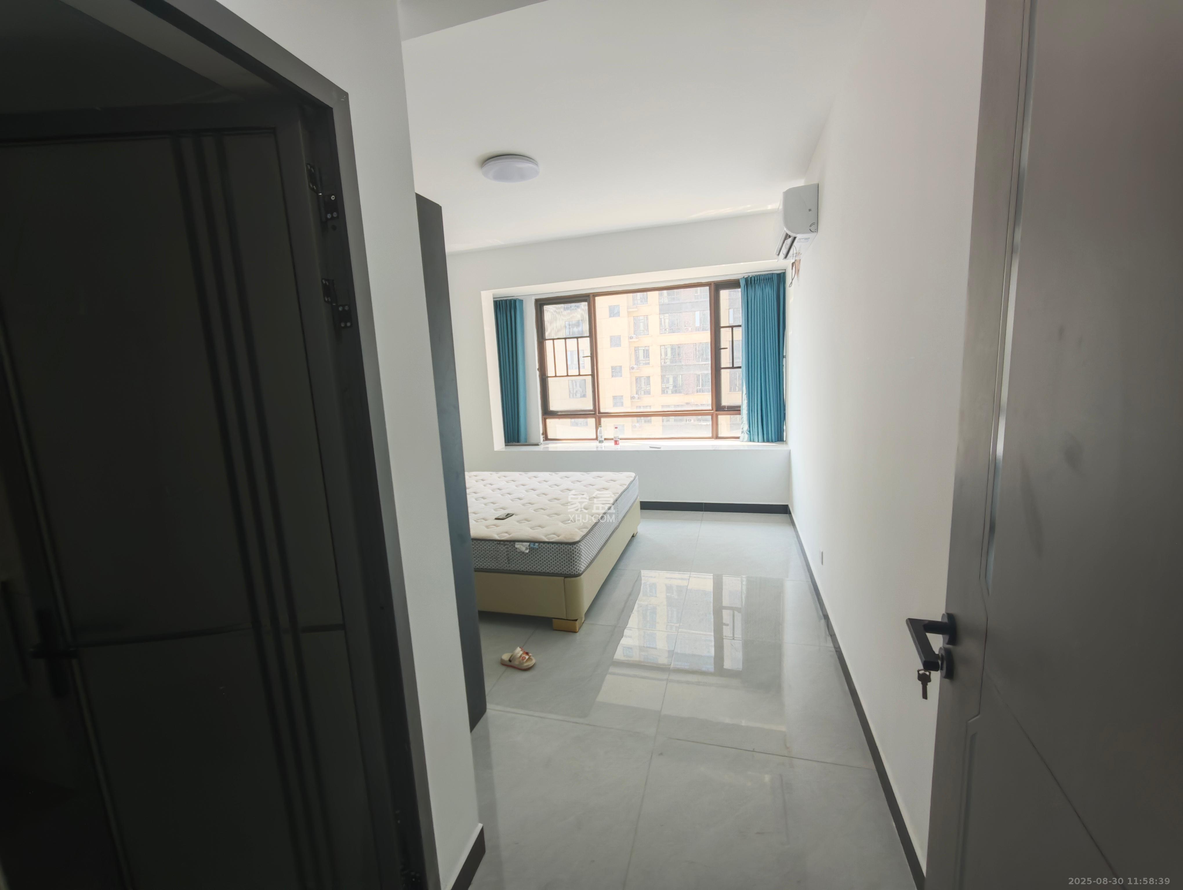 长龙湾 4室2厅2卫 2600.0元/月 长龙湾 4室2厅2卫 2600.0元/月室内图