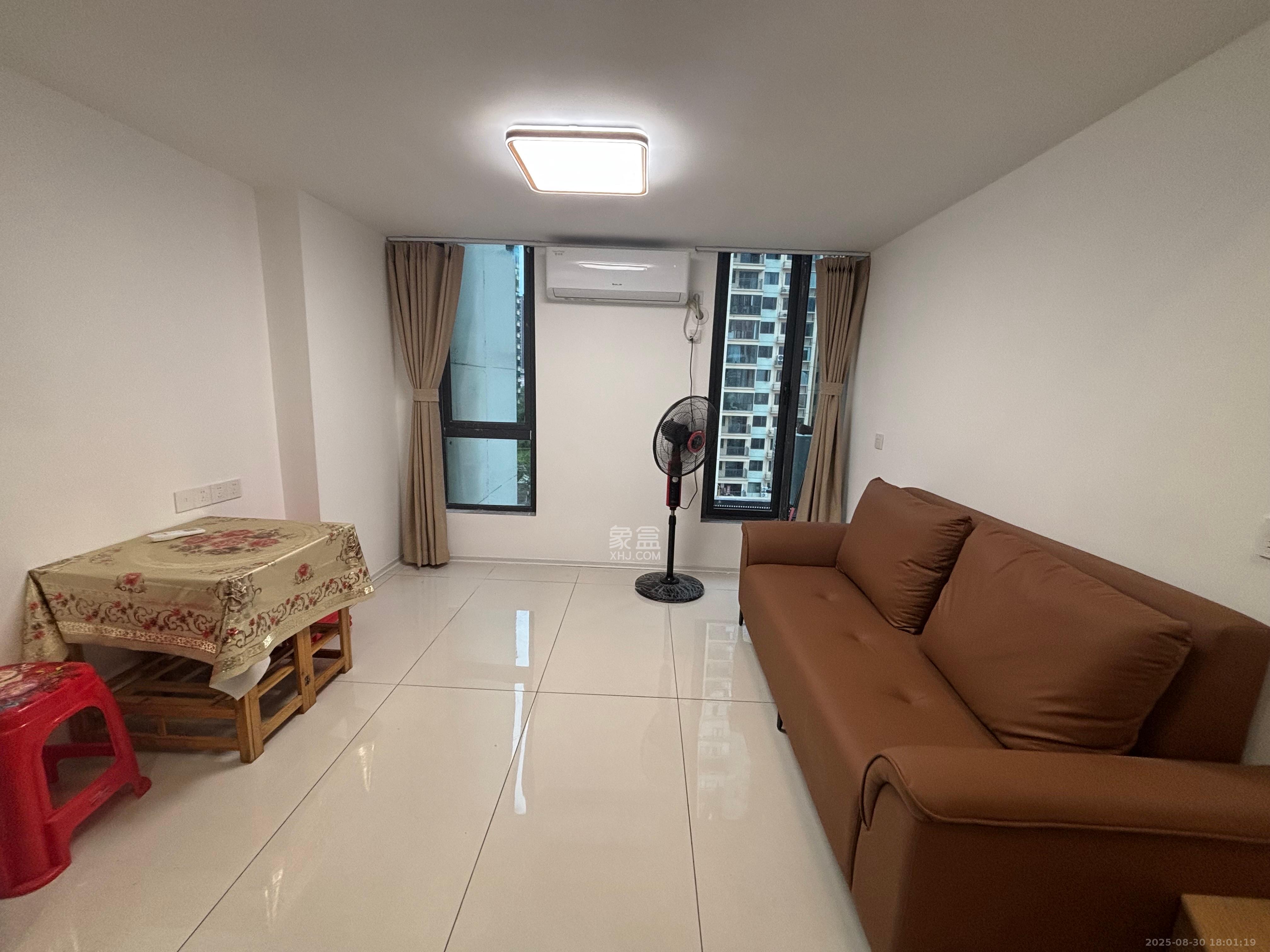 力高凤凰新天 2室1厅1卫 2100.0元/月 力高凤凰新天 2室1厅1卫 2100.0元/月室内图