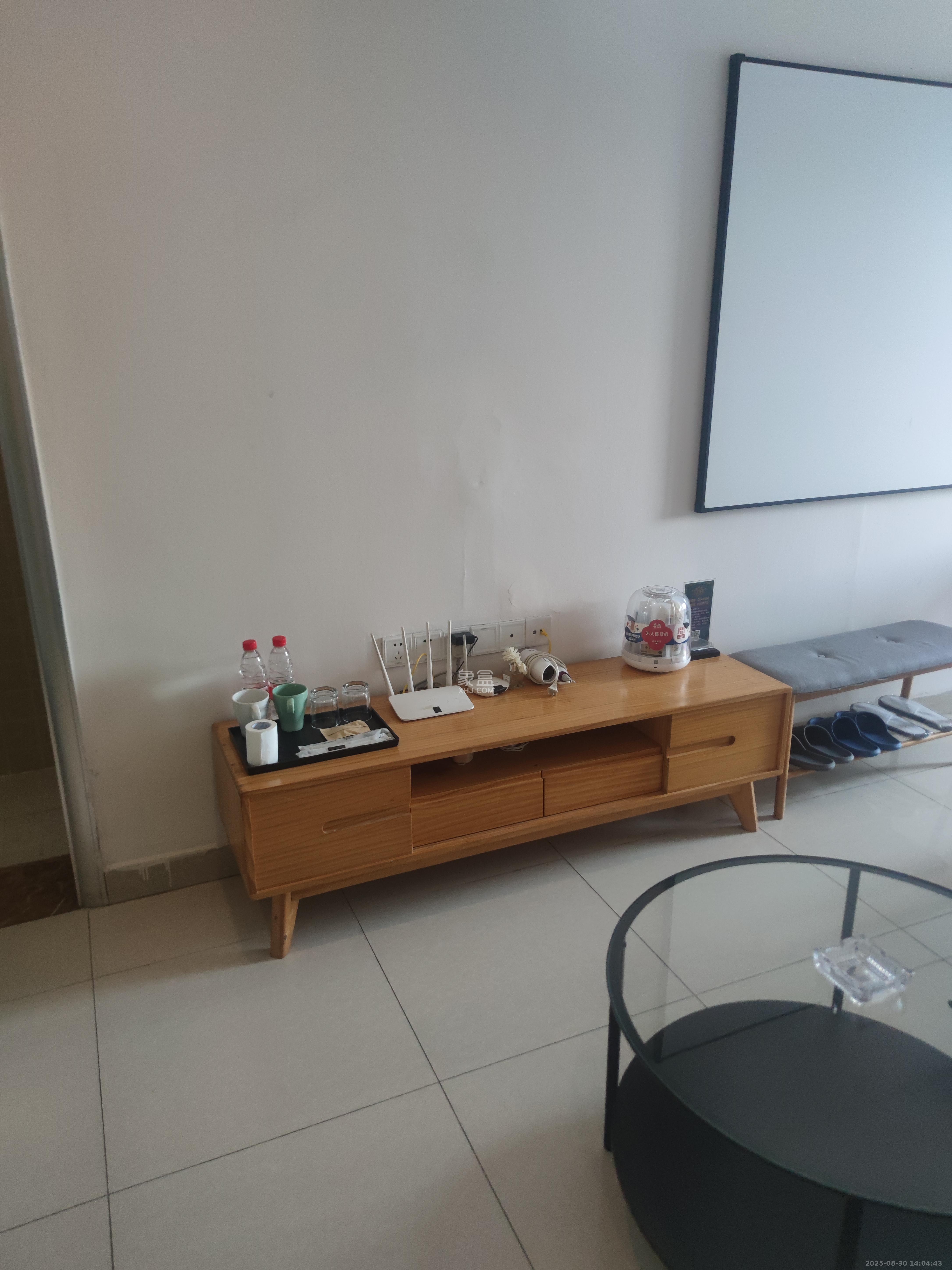 东怡外国(南湖一号) 1室1厅1卫 2300.0元/月 东怡外国(南湖一号) 1室1厅1卫 2300.0元/月室内图