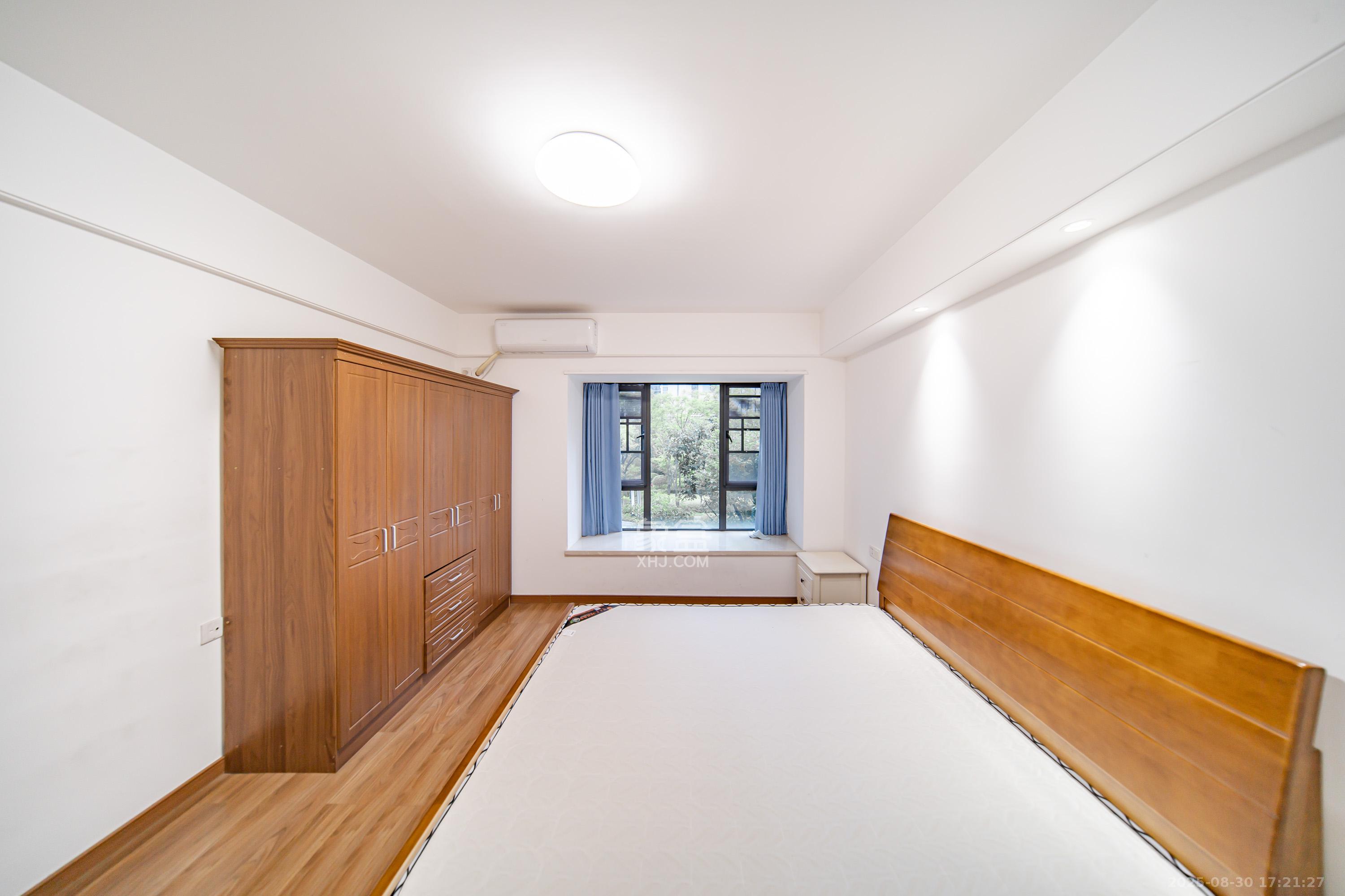 深业鹭栖府  4室2厅2卫    170.0万卧室