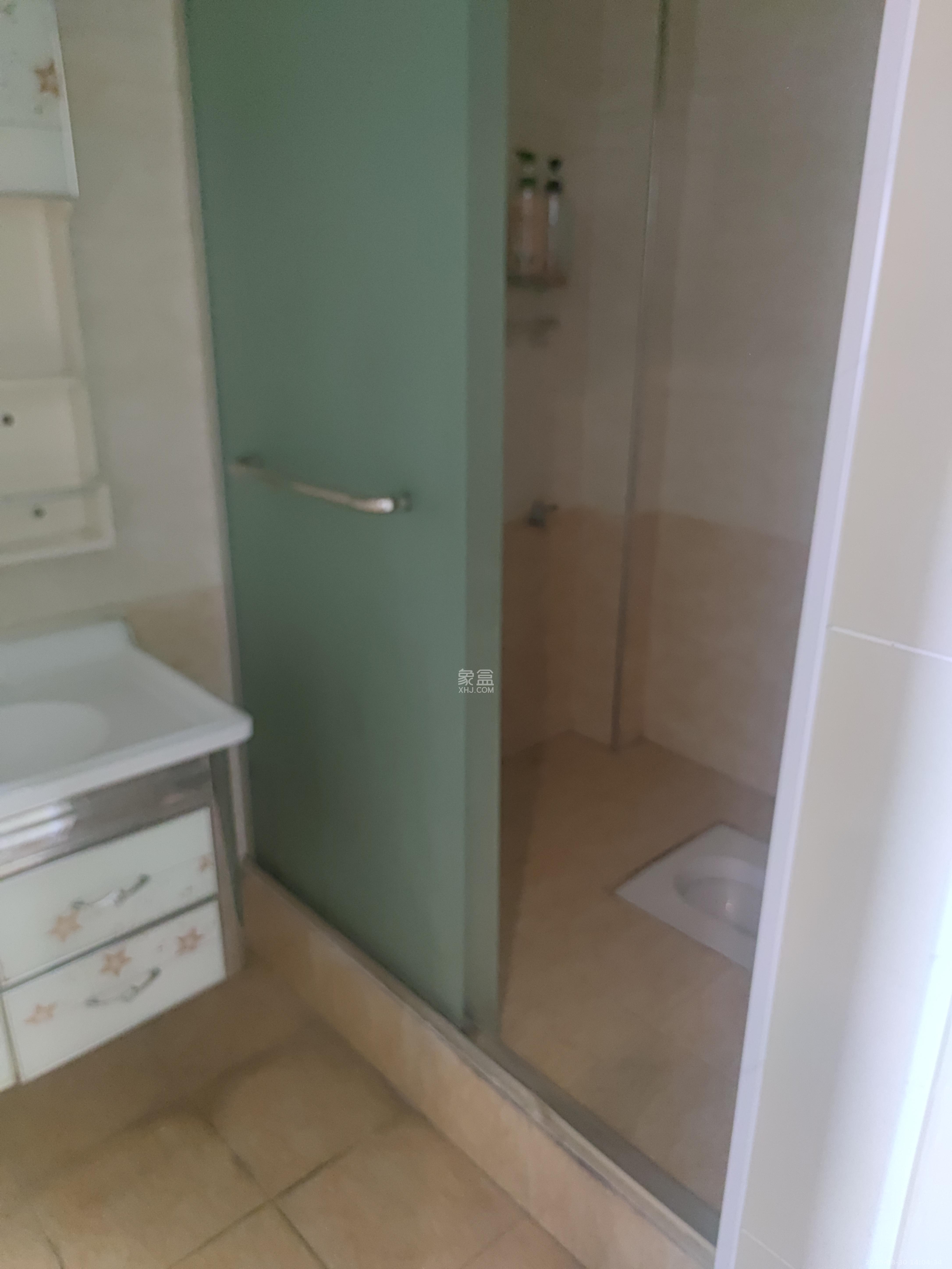 东怡外国(南湖一号) 1室1厅1卫 2300.0元/月 东怡外国(南湖一号) 1室1厅1卫 2300.0元/月室内图