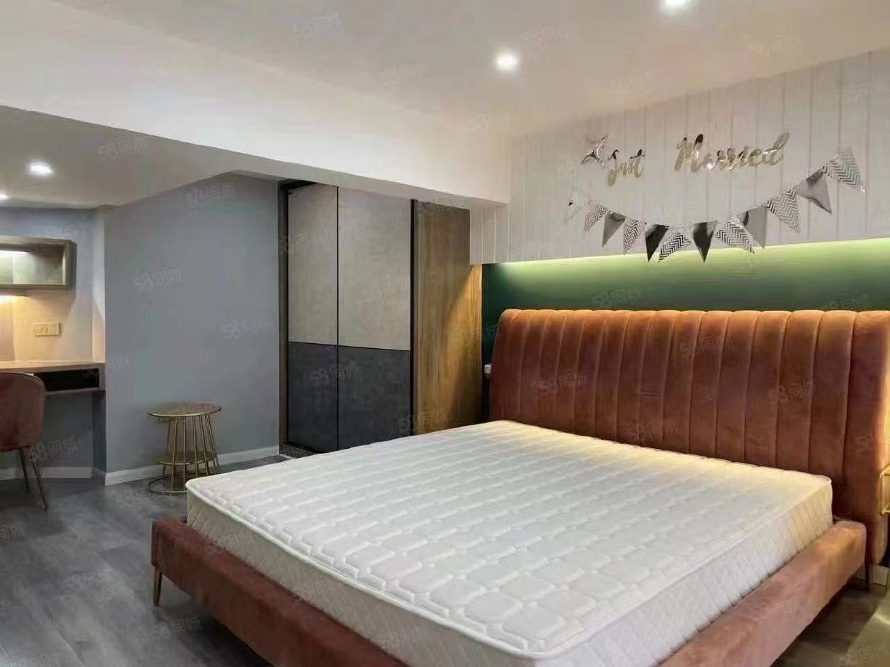 万恒公馆  1室1厅1卫    2100.0元/月