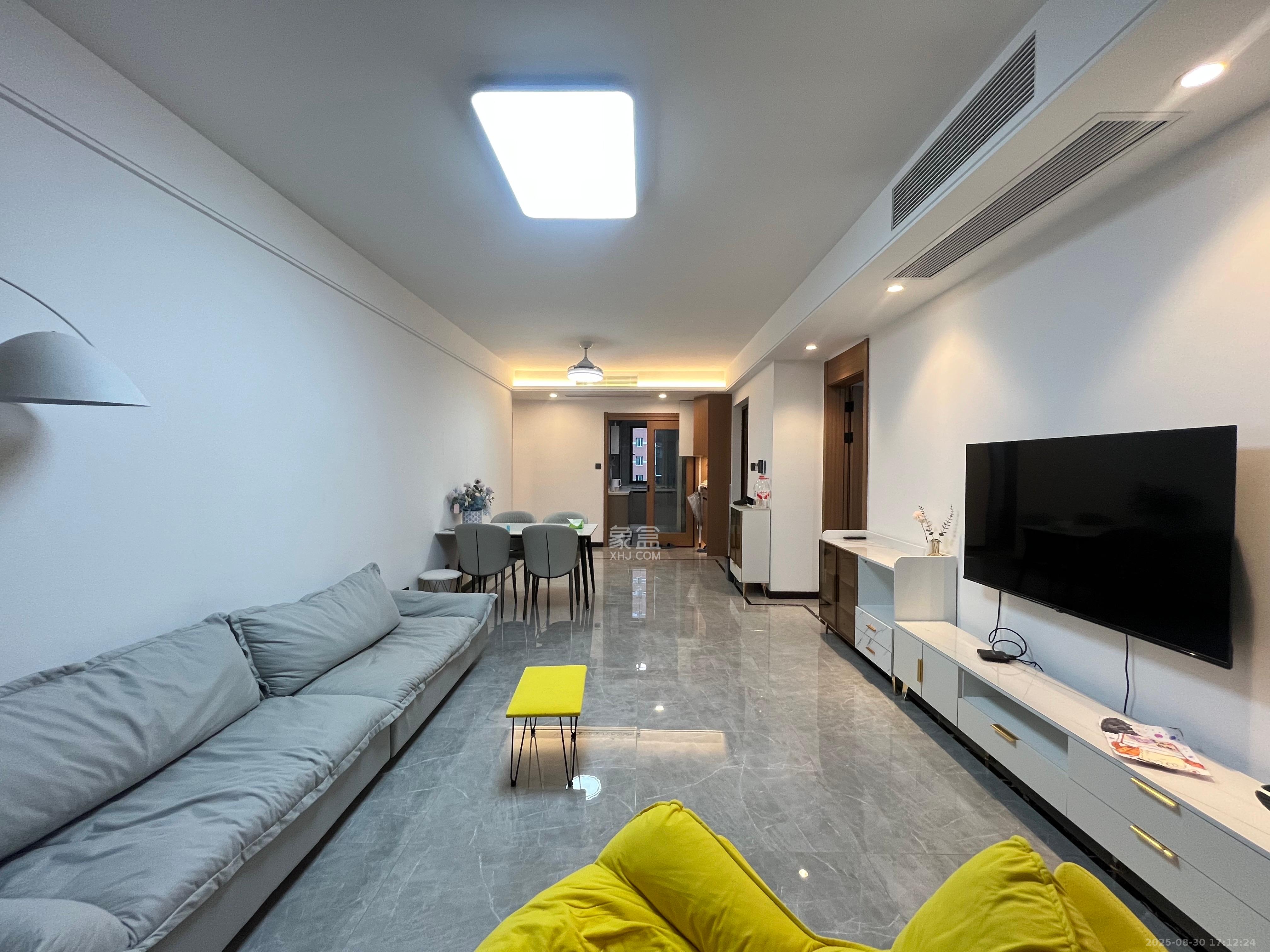 卓越江岸  4室2厅2卫    5300.0元/月室内图