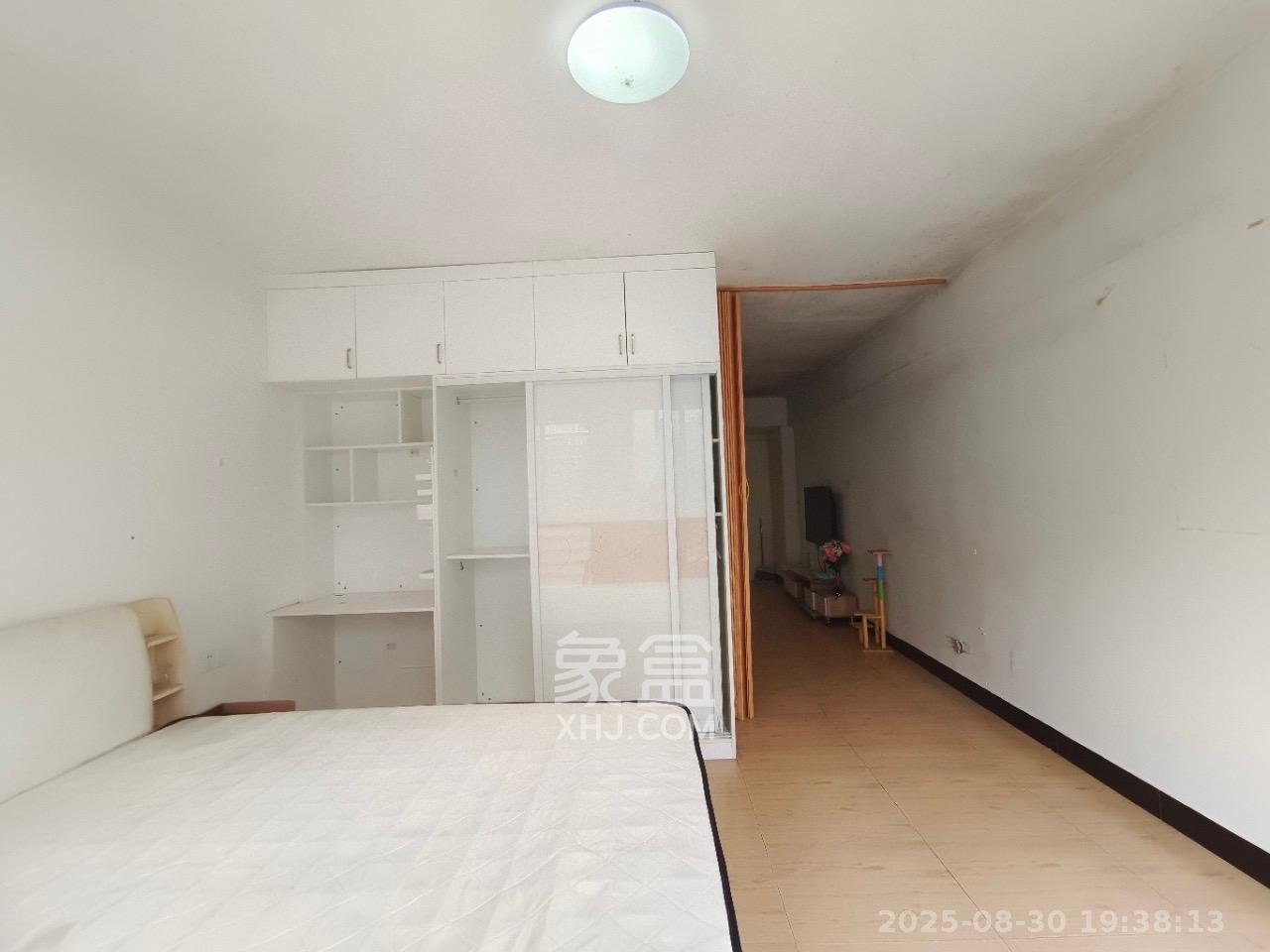 阳光100二期  1室1厅1卫    1550.0元/月室内图