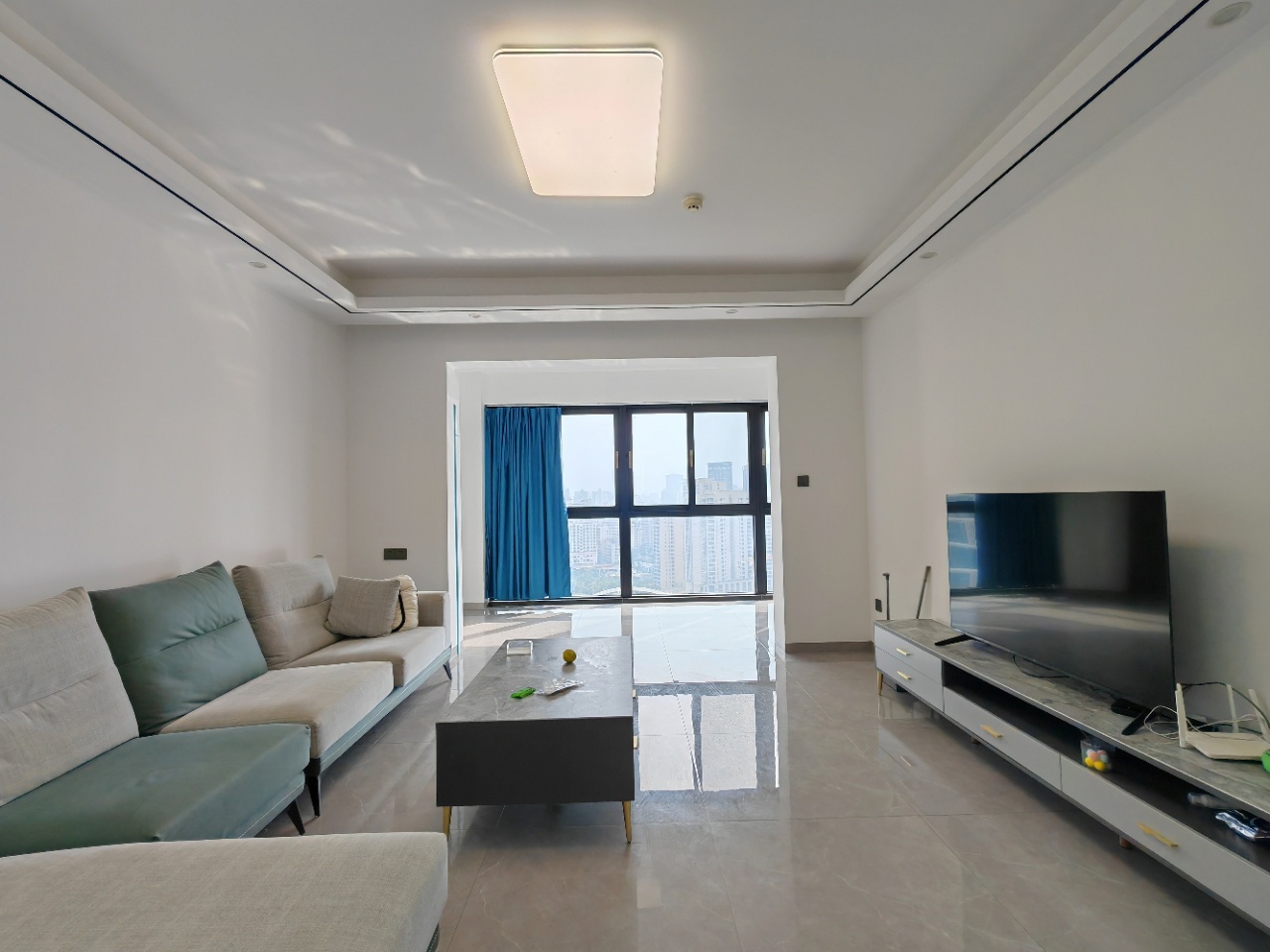 海航豪庭南苑 3室2厅2卫 5000.0元/月 海航豪庭南苑 3室2厅2卫 5000.0元/月室内图