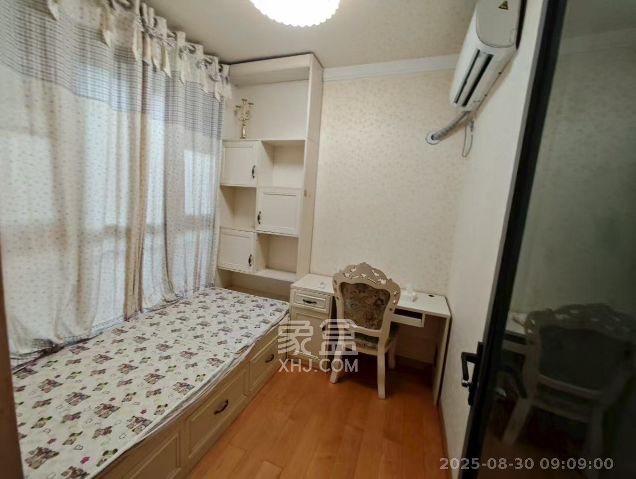 珠江郦城探香里  3室2厅1卫    2600.0元/月 珠江郦城探香里  3室2厅1卫    2600.0元/月室内图