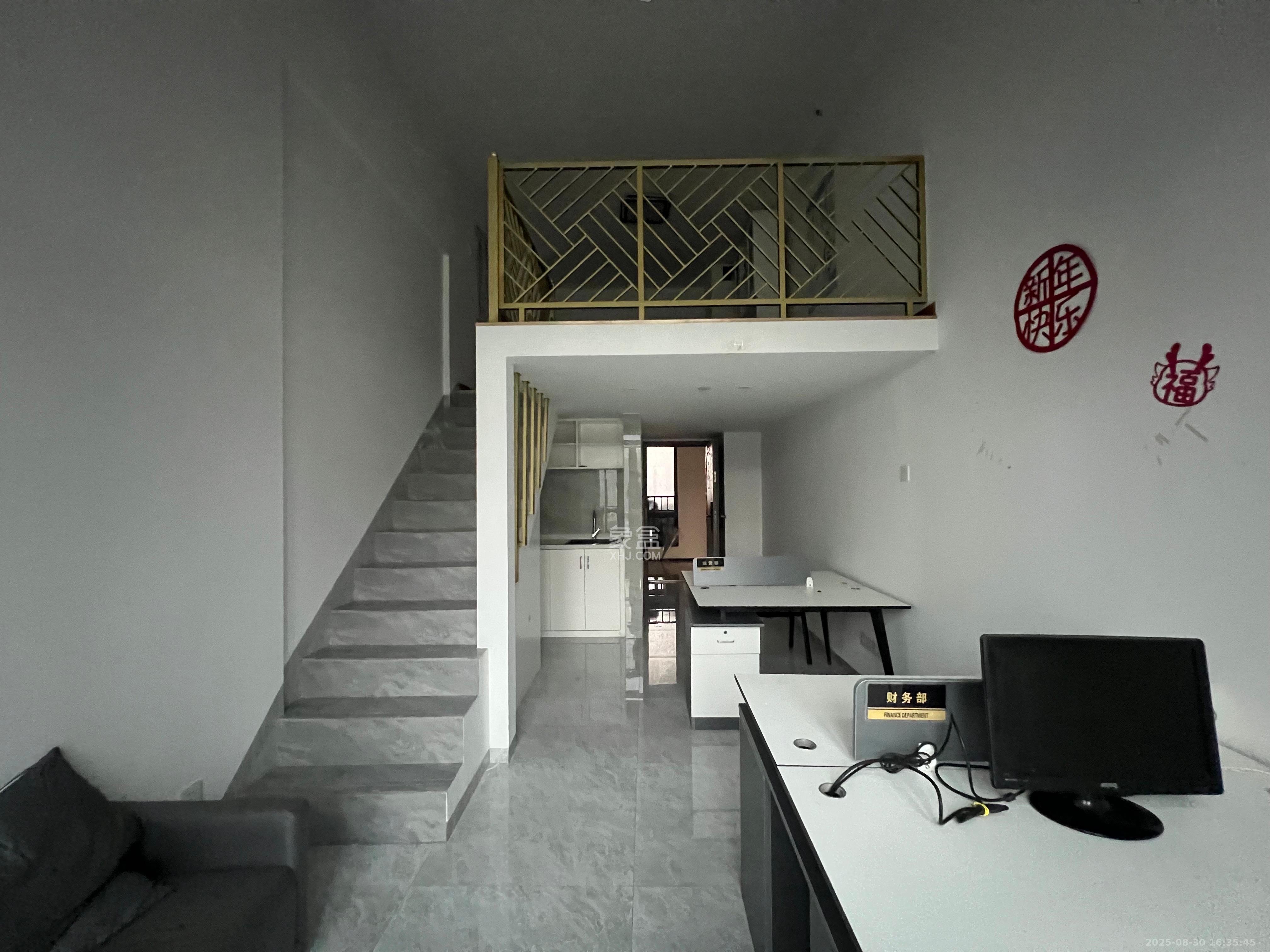 藏珑湖上公馆 1室1厅1卫 2400.0元/月 藏珑湖上公馆 1室1厅1卫 2400.0元/月室内图