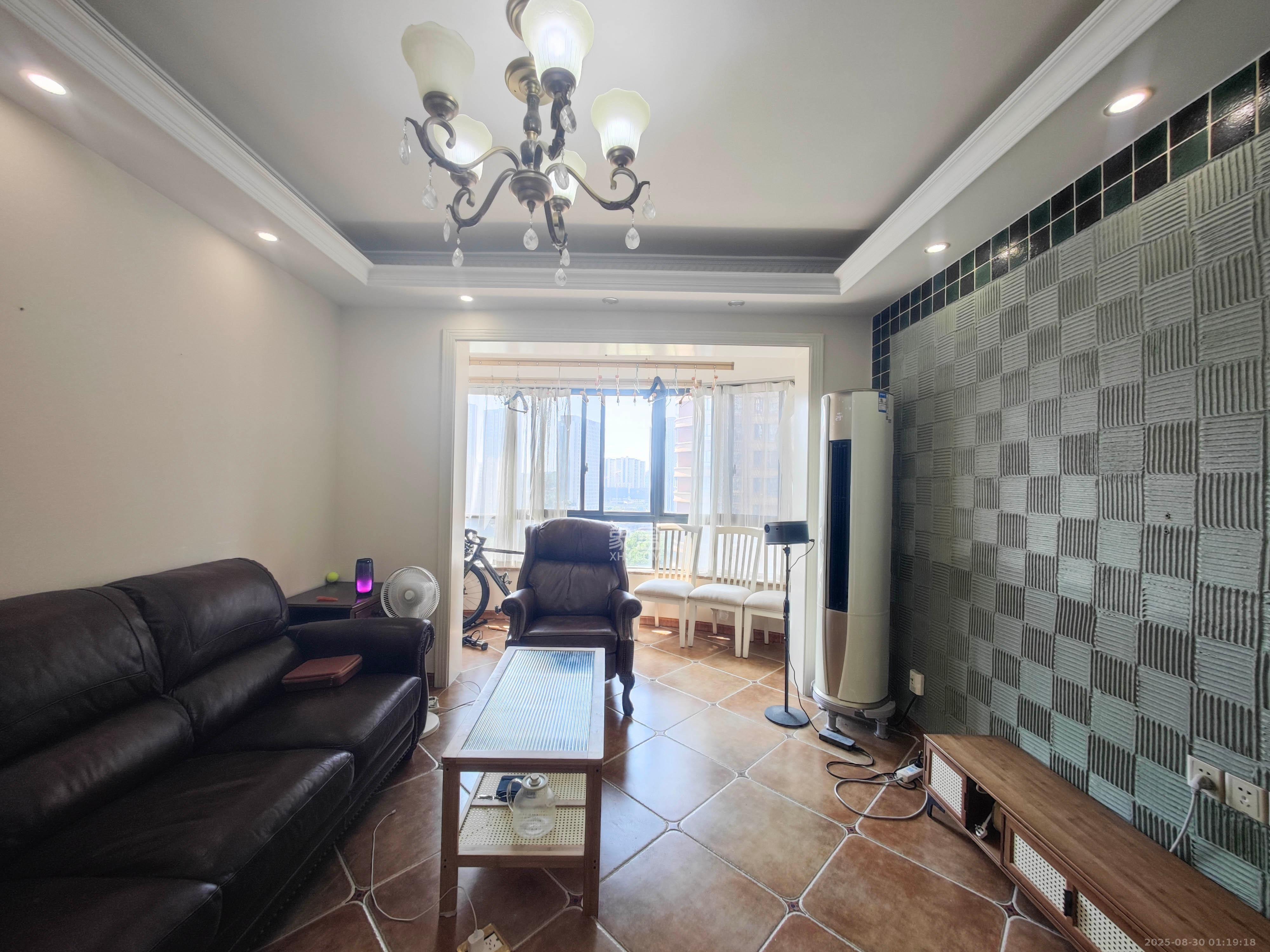 五矿万境水岸一期(万境水岸嘉苑)  2室2厅2卫    113.8万 五矿万境水岸一期(万境水岸嘉苑)  2室2厅2卫    113.8万客厅