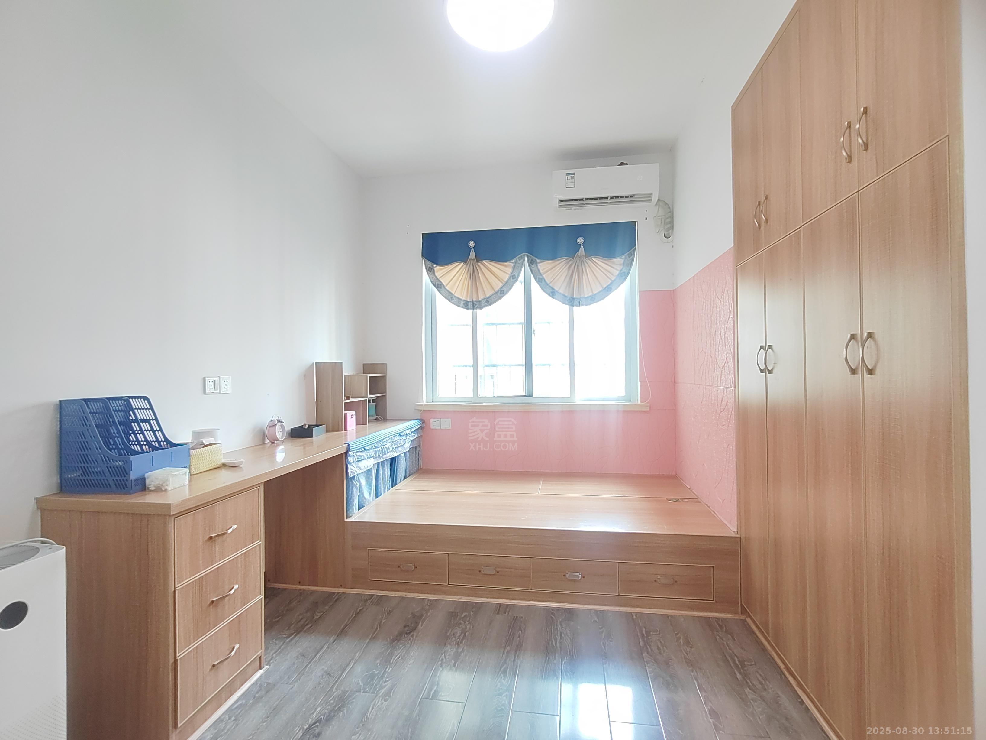 康馨佳园  3室2厅2卫   2100.00元/月室内图