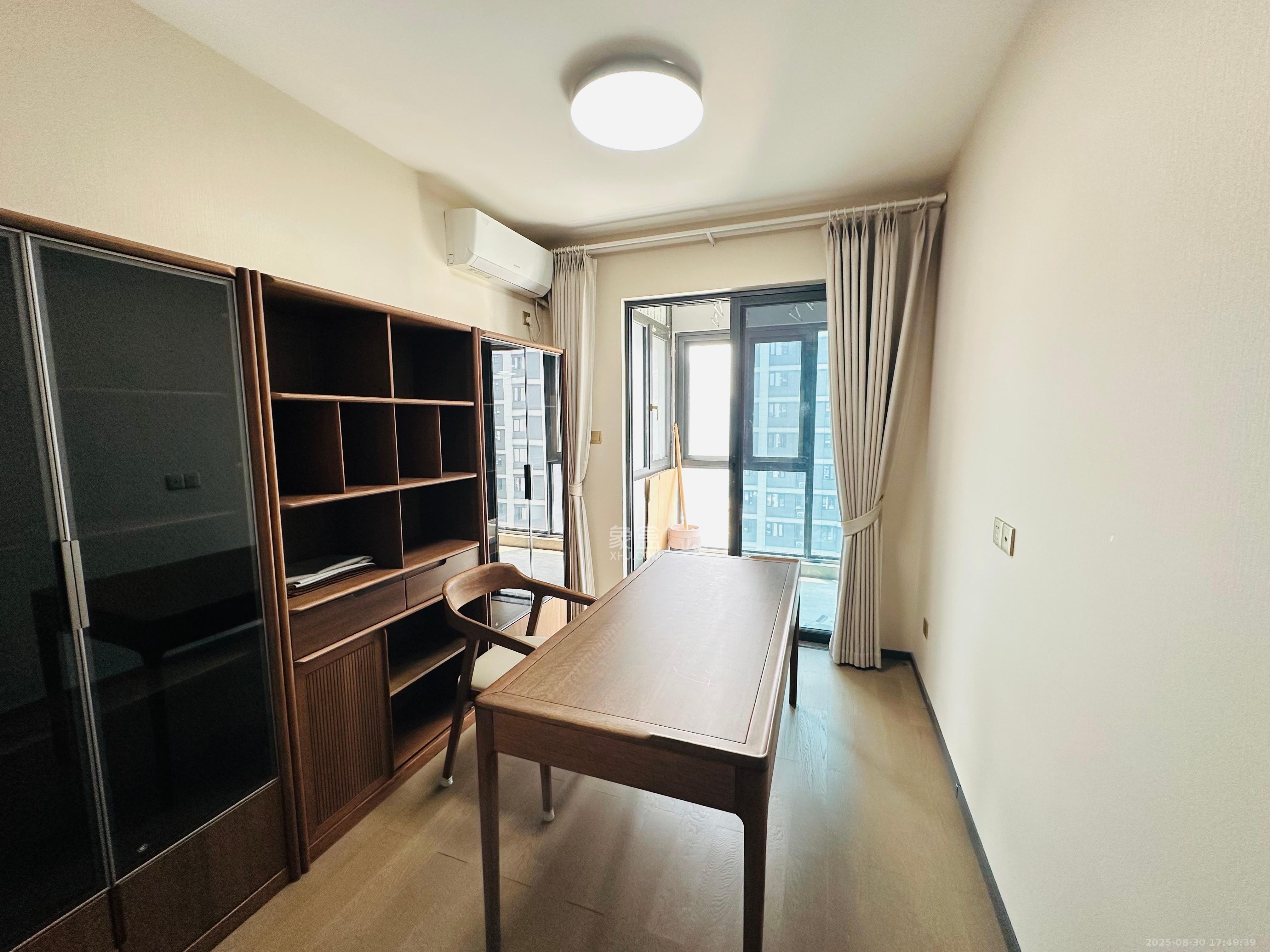 中海阅麓山一期  4室2厅2卫    6000.0元/月 中海阅麓山一期  4室2厅2卫    6000.0元/月室内图