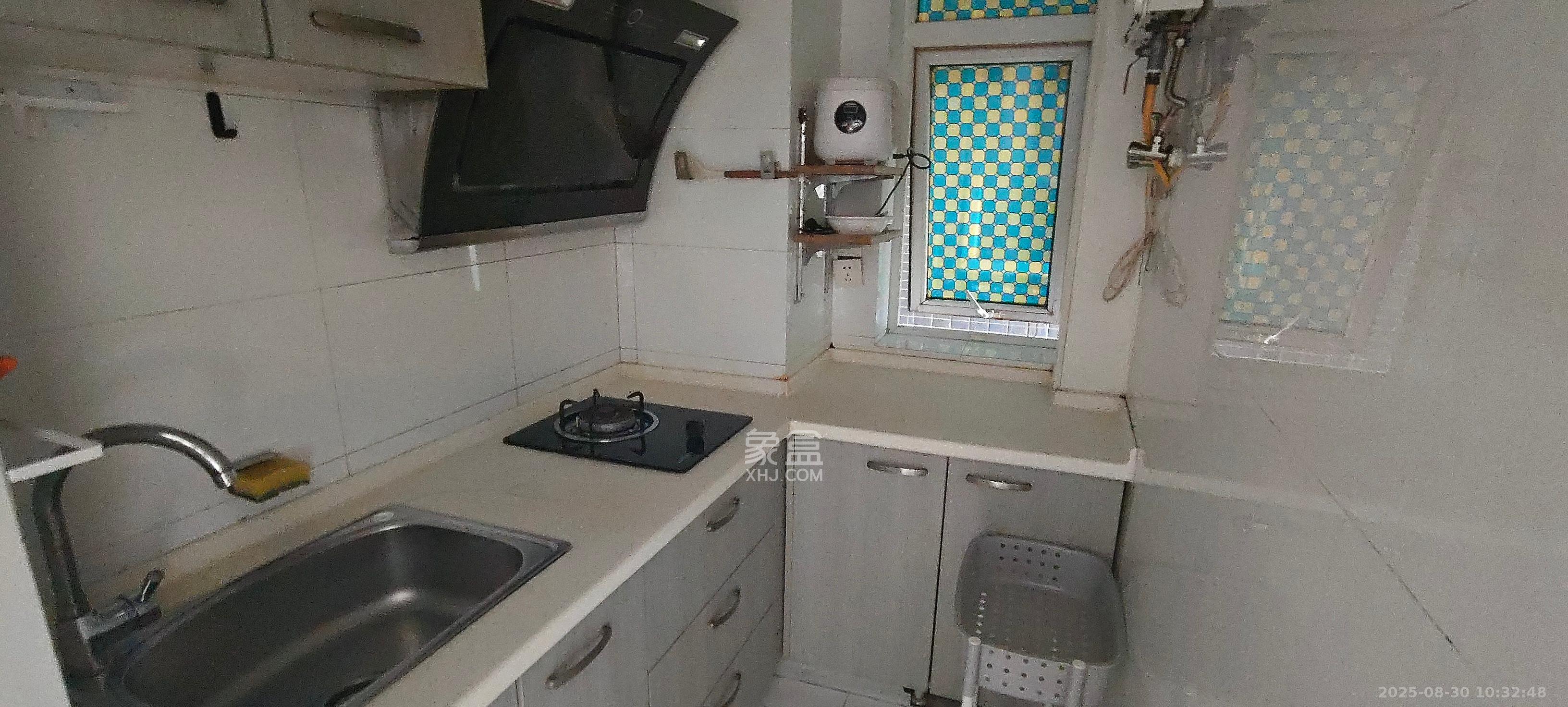 汇富中心 1室1厅1卫 2000.0元/月 汇富中心 1室1厅1卫 2000.0元/月室内图