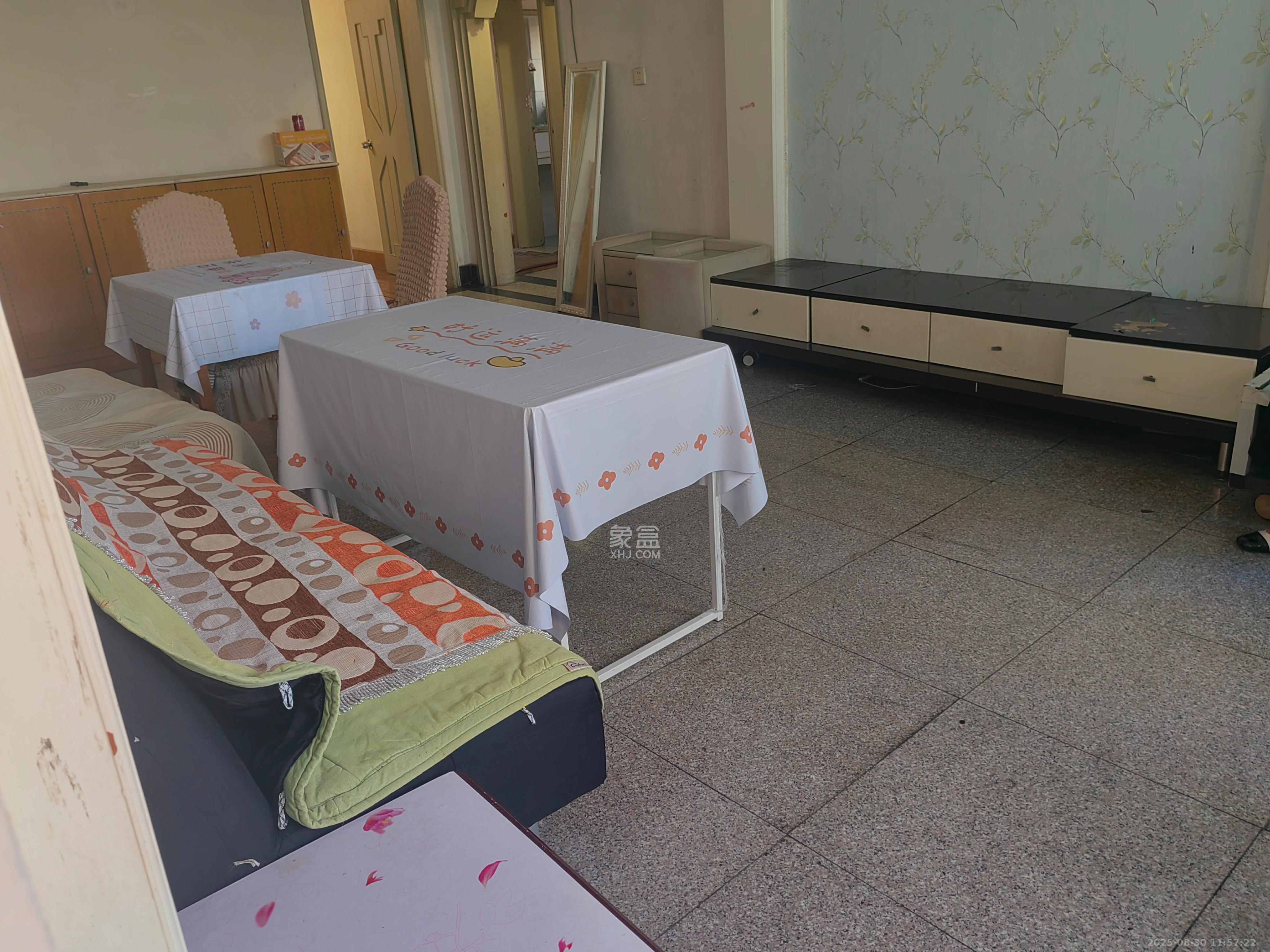 文艺公寓 3室2厅1卫 3000.0元/月 文艺公寓 3室2厅1卫 3000.0元/月室内图