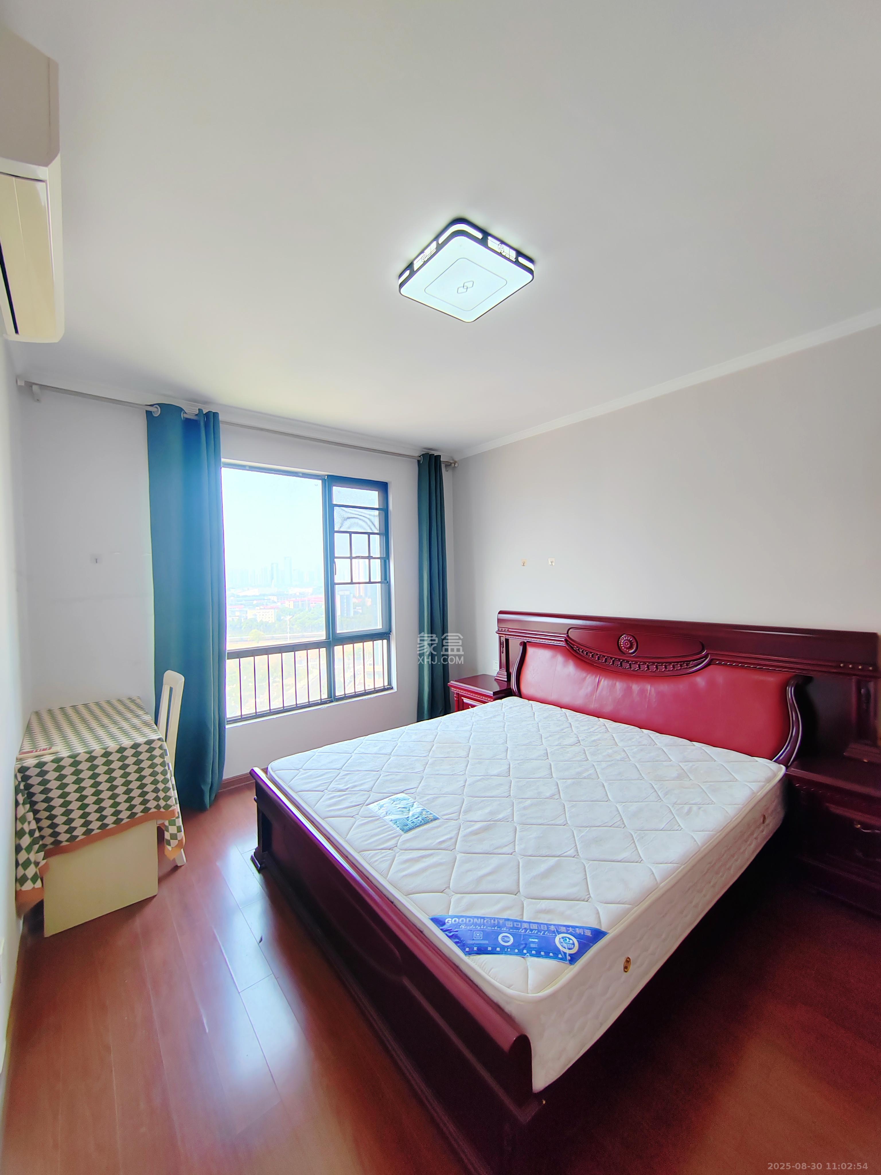 万科城  3室1厅1卫    2400.0元/月 万科城  3室1厅1卫    2400.0元/月室内图