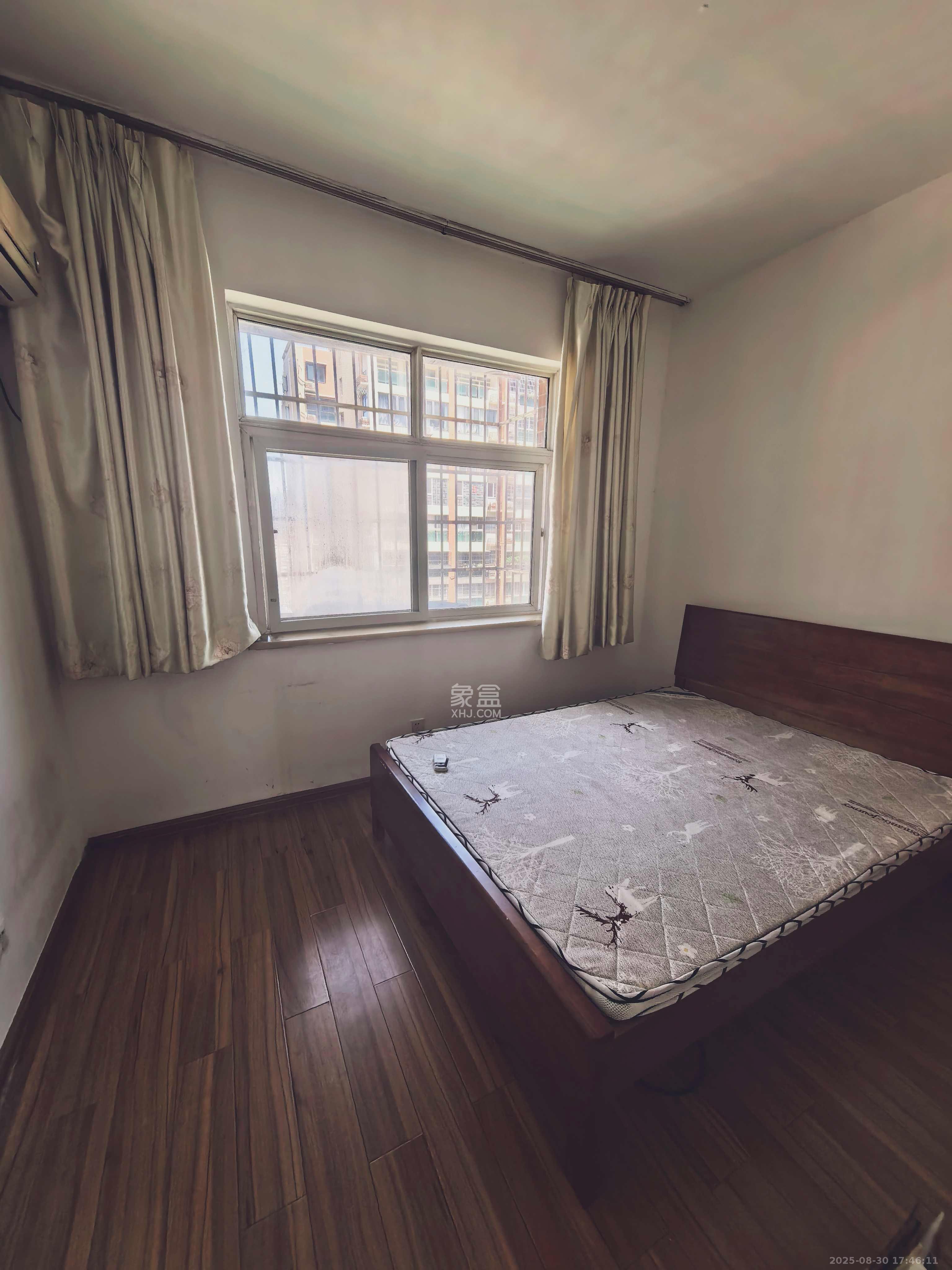 江临天下  2室2厅1卫    2000.0元/月 江临天下  2室2厅1卫    2000.0元/月室内图