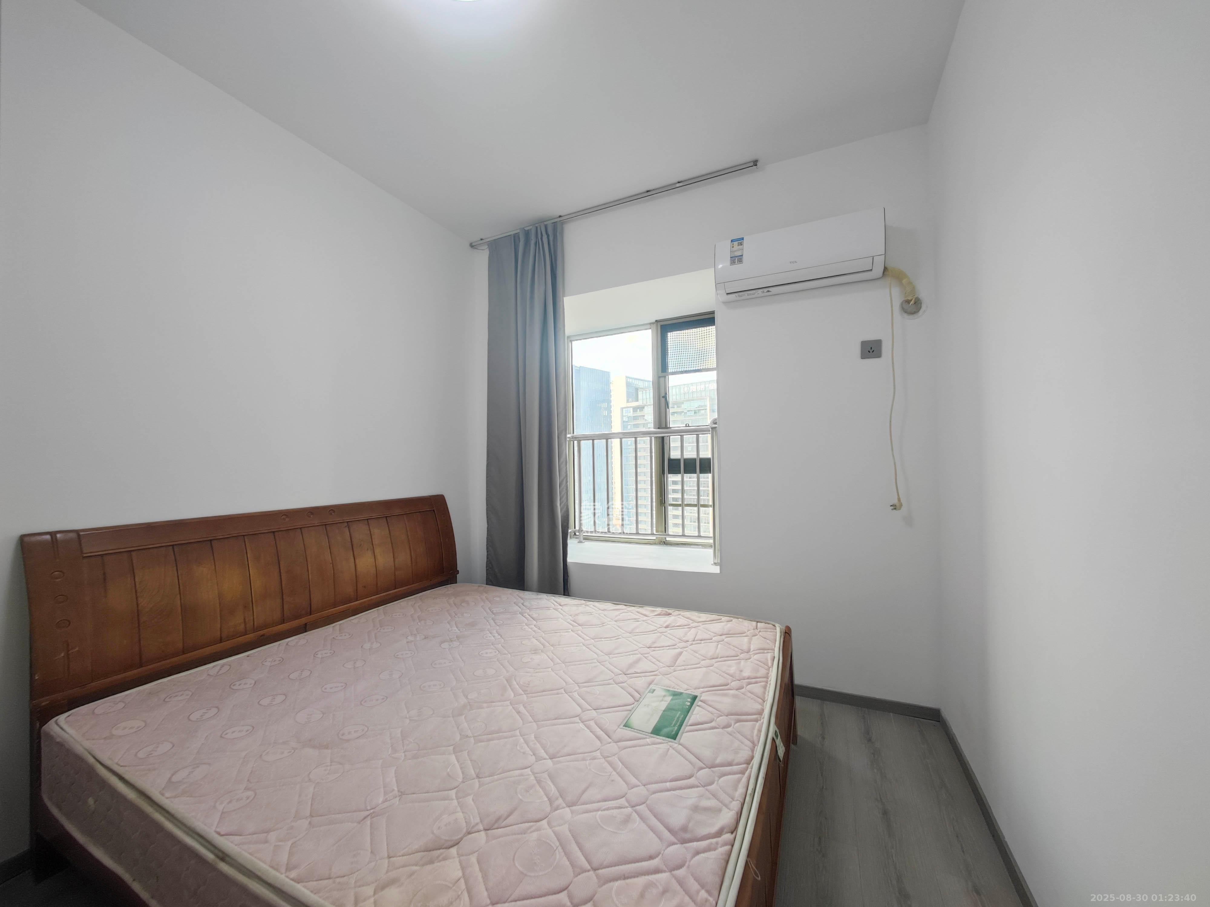 岳泰理想城  3室2厅2卫    90.0万 岳泰理想城  3室2厅2卫    90.0万卧室