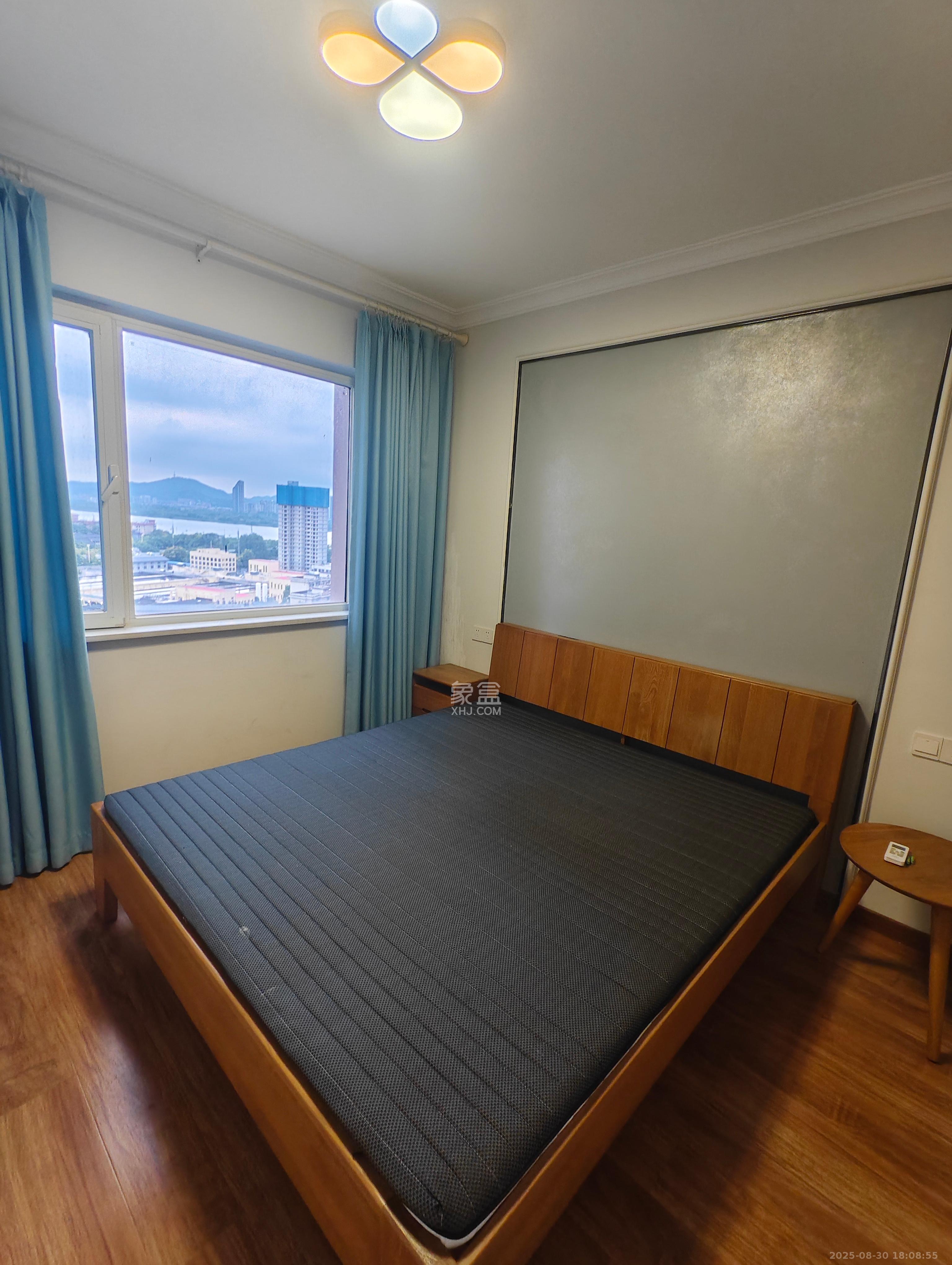 北辰三角洲E6区  3室2厅1卫    3500.0元/月室内图