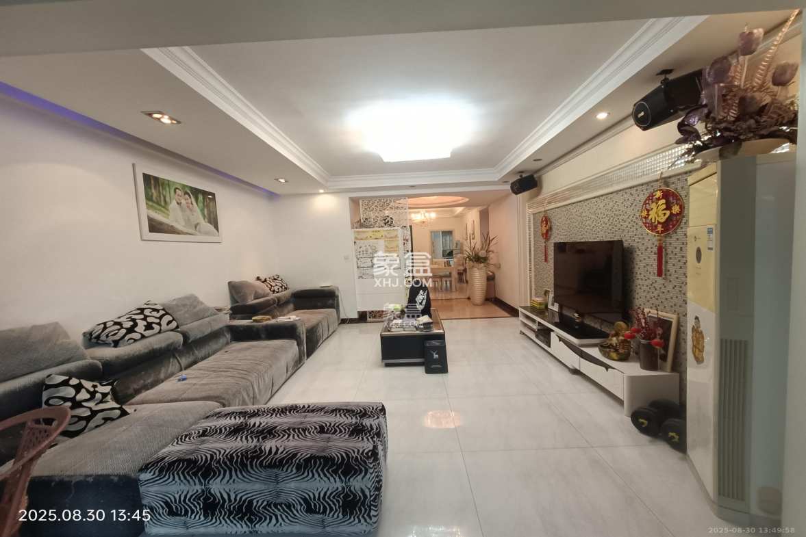 锦湘国际星城三期(锦绣苑) 3室2厅2卫 3100.0元/月 锦湘国际星城三期(锦绣苑) 3室2厅2卫 3100.0元/月室内图