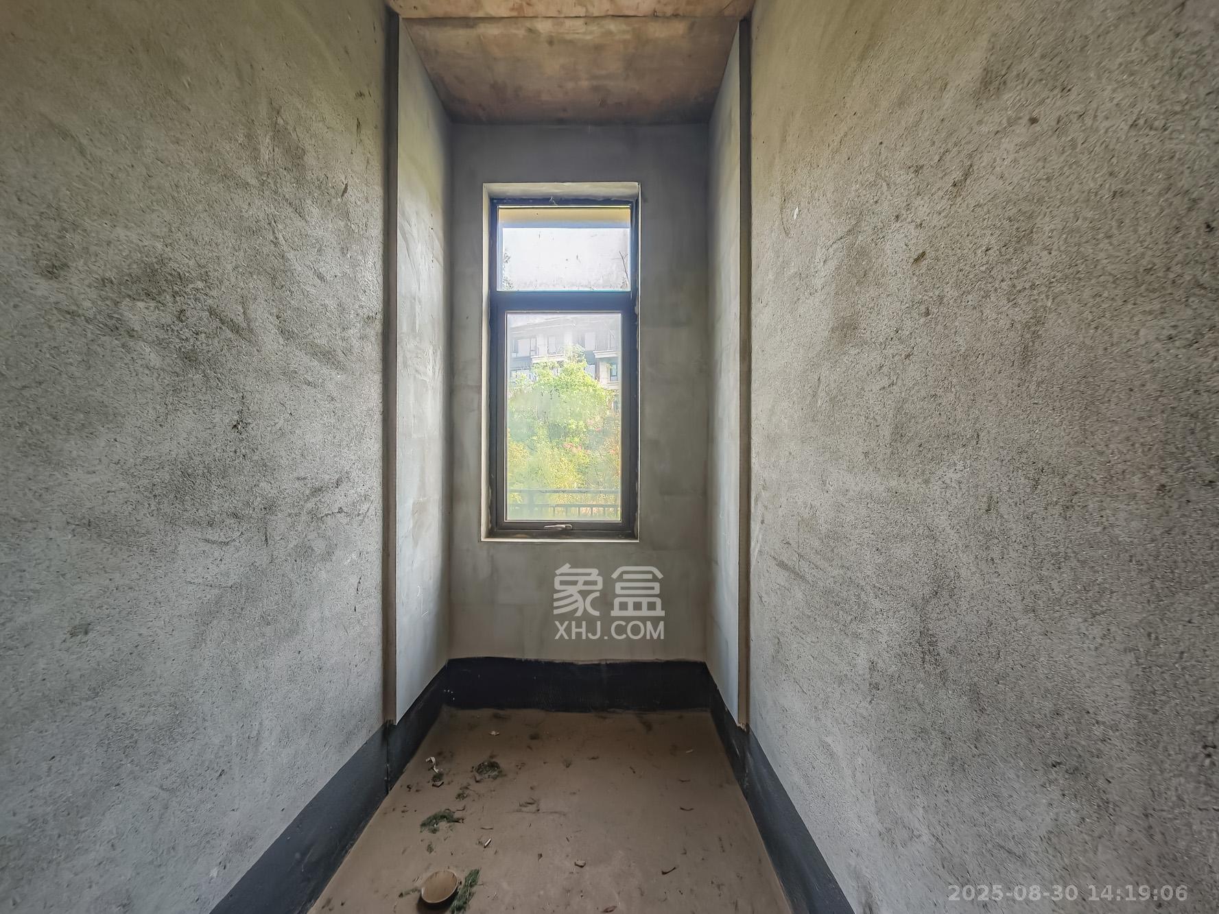 恒基旭辉湖山赋  6室3厅4卫    458.0万卫生间