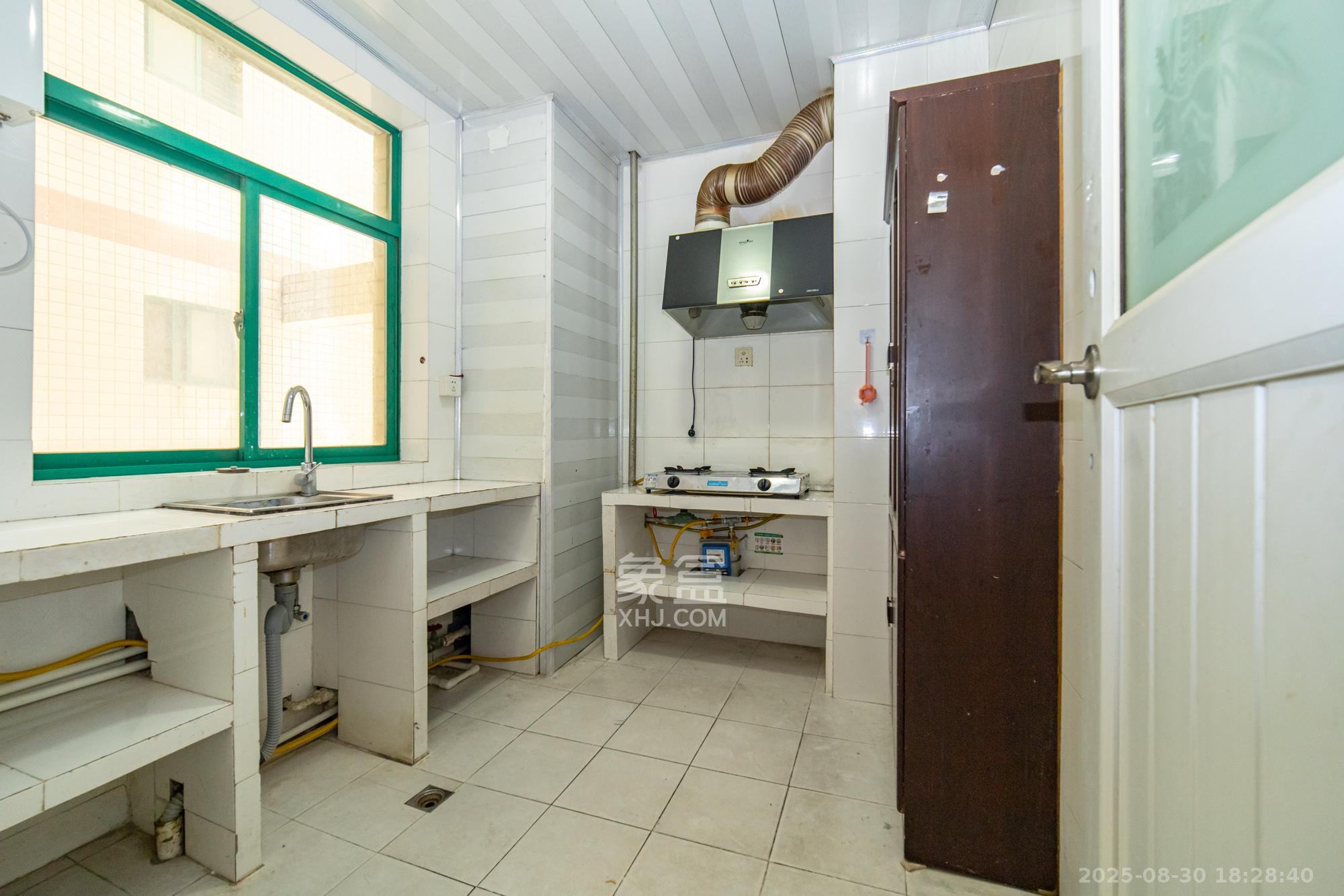 明城公寓  3室2厅1卫    53.0万厨房