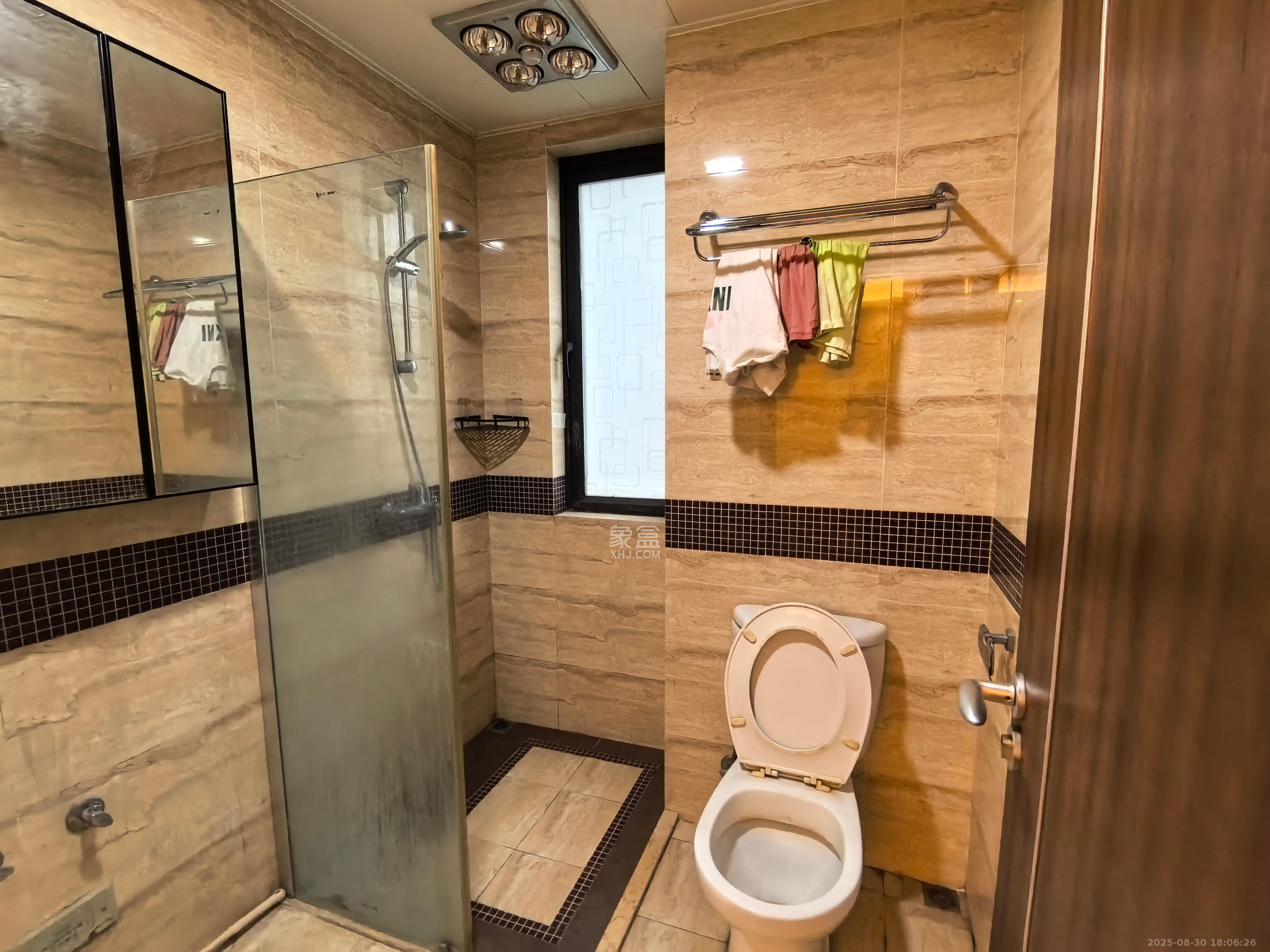 万科城  3室2厅1卫    2400.0元/月室内图