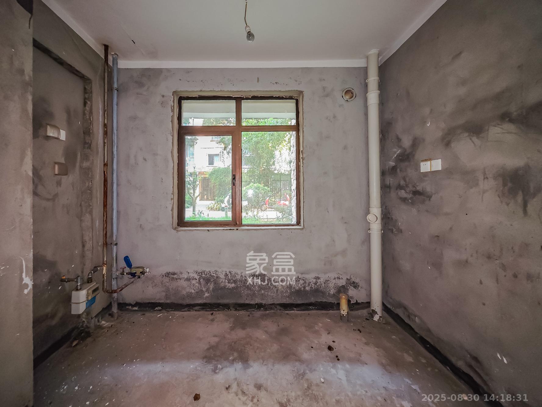 幸福考拉  4室2厅2卫    205.0万 幸福考拉  4室2厅2卫    205.0万厨房