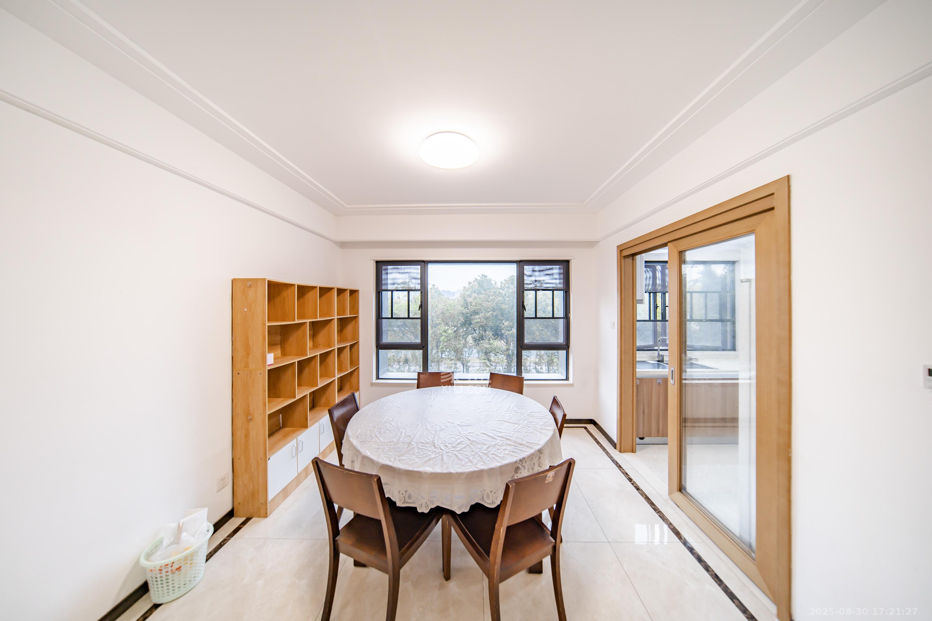 深业鹭栖府  4室2厅2卫    170.0万其他