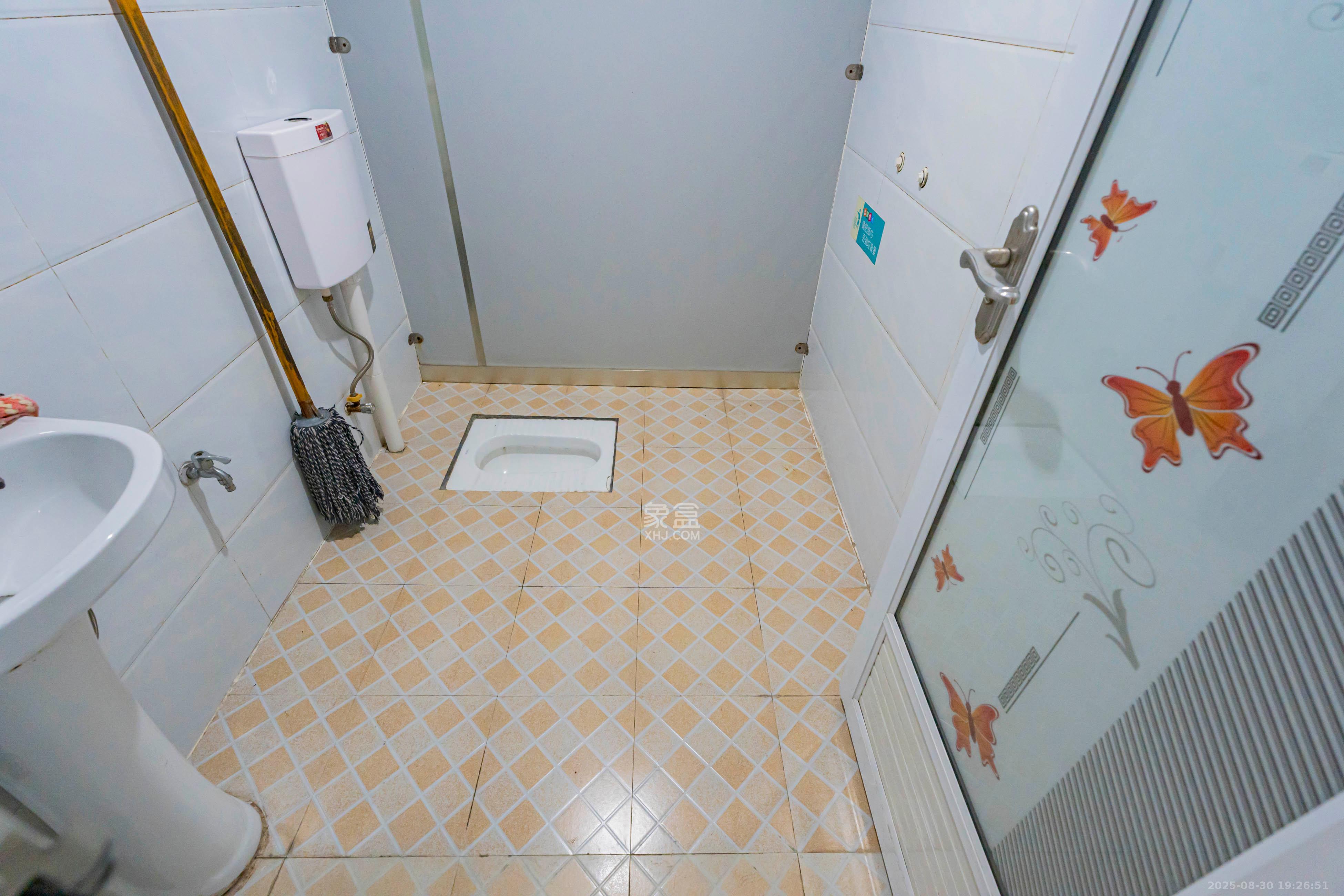 财富名园 3室2厅2卫 110.0万 财富名园 3室2厅2卫 110.0万卫生间