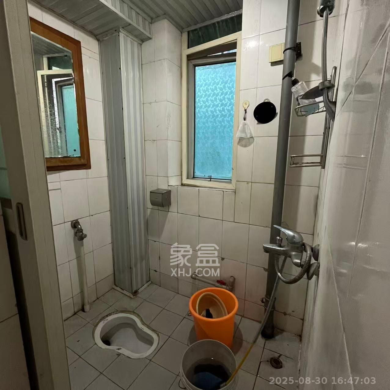 南湖路水工机械厂宿舍 1室2厅1卫 1500.0元/月 南湖路水工机械厂宿舍 1室2厅1卫 1500.0元/月室内图