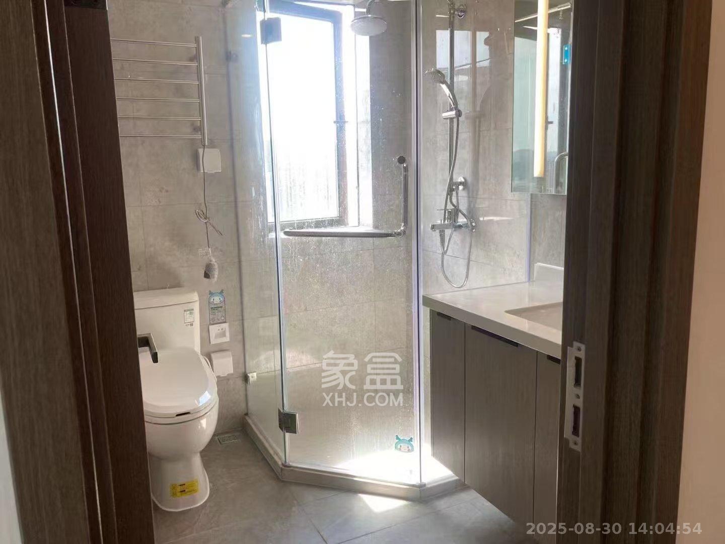 龙湖铂金中心(龙湖春江郦城)  4室2厅2卫    5300.0元/月 龙湖铂金中心(龙湖春江郦城)  4室2厅2卫    5300.0元/月室内图