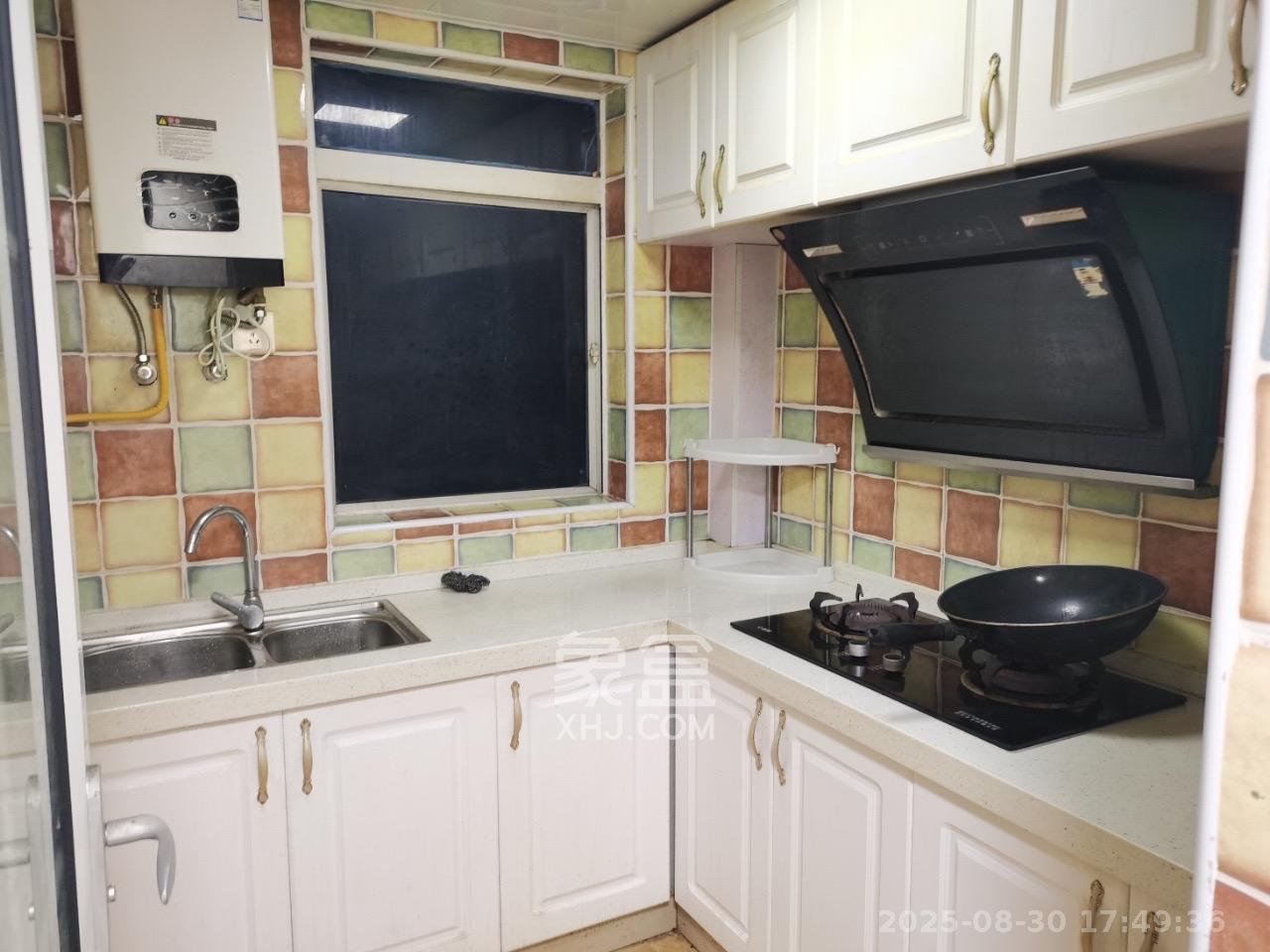 华海3C(天心电子世界) 2室1厅1卫 2100.0元/月 华海3C(天心电子世界) 2室1厅1卫 2100.0元/月室内图