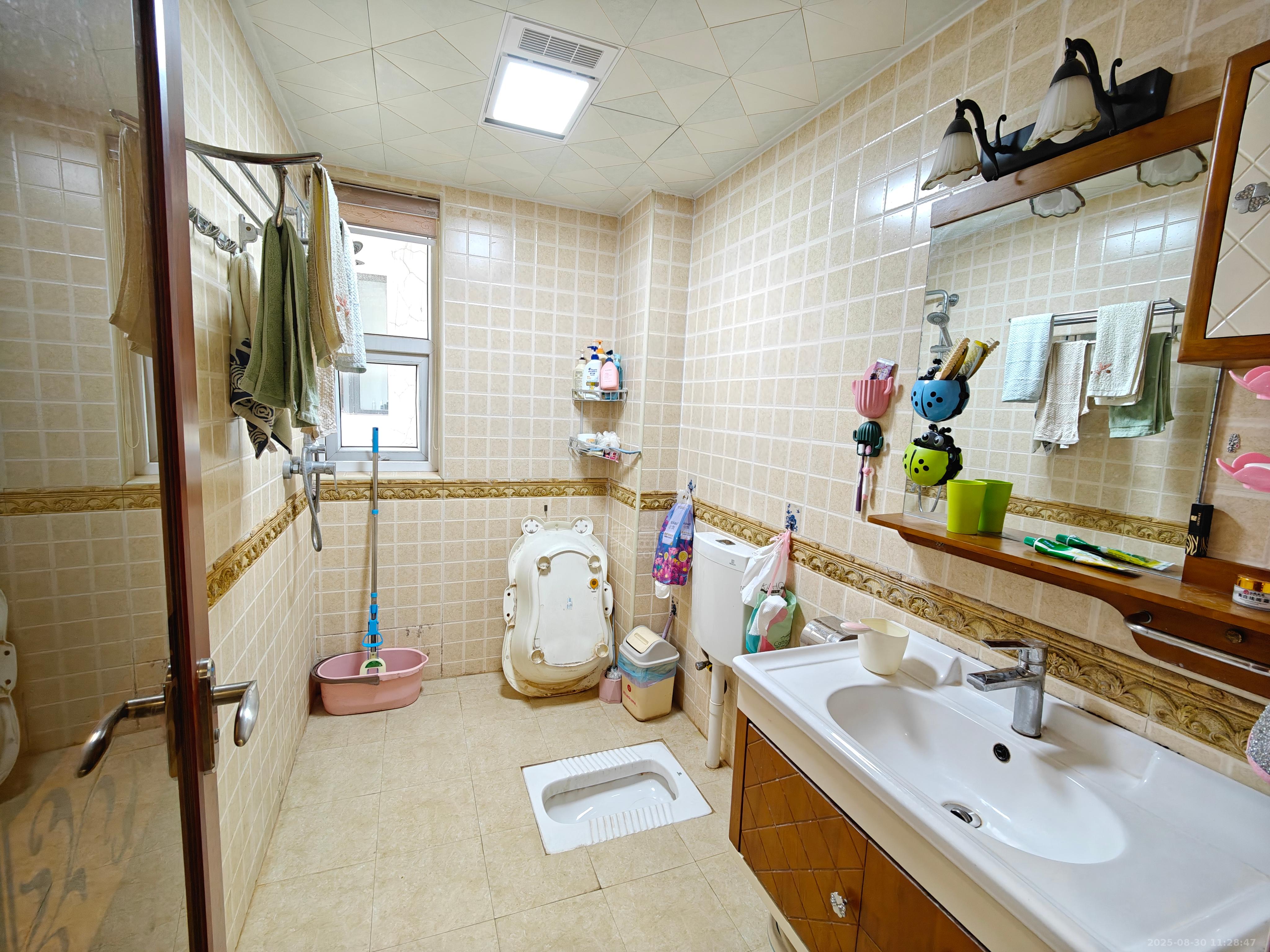 美的城三期 3室2厅2卫 2000.0元/月 美的城三期 3室2厅2卫 2000.0元/月室内图