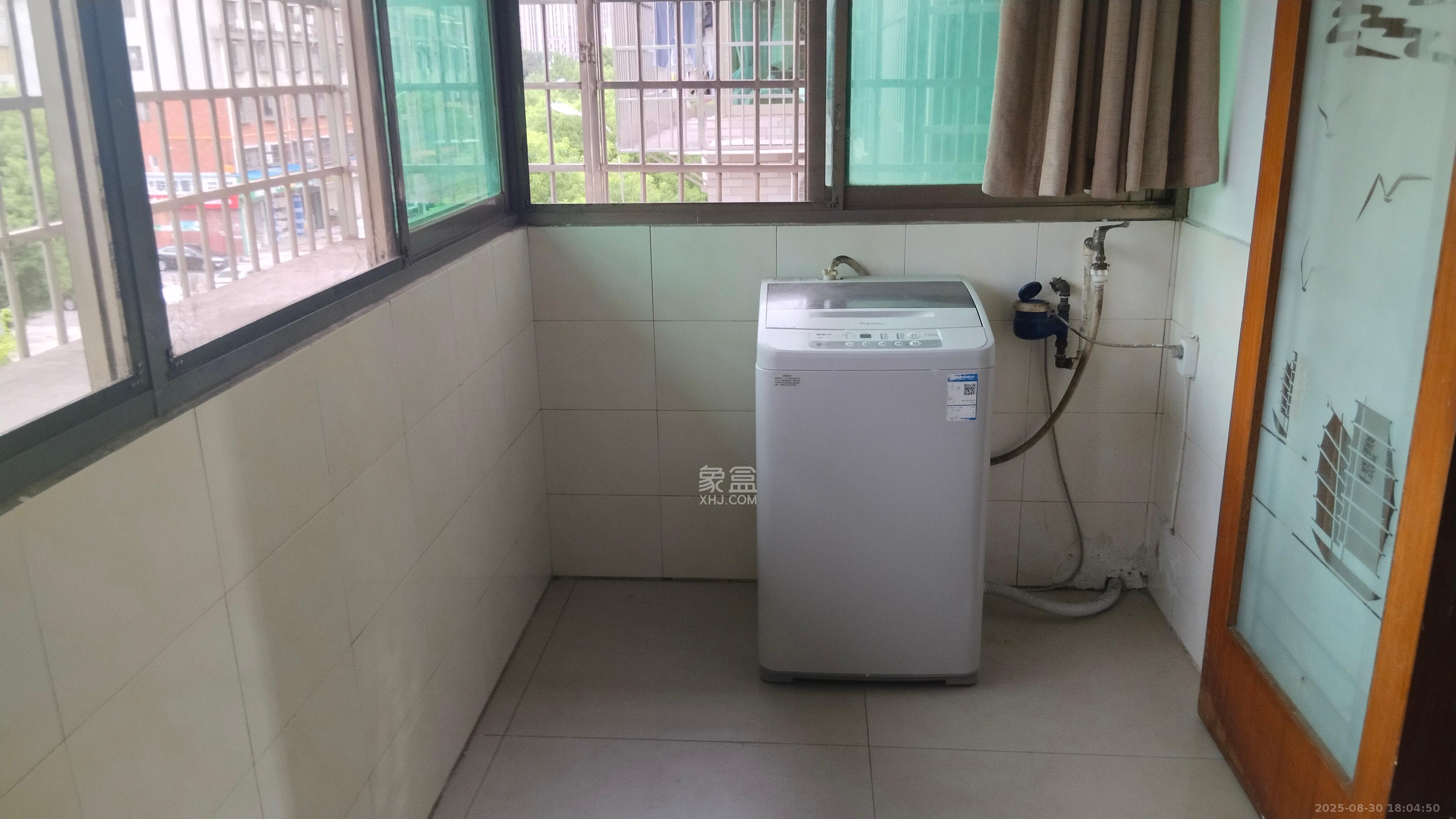 岳北社区 2室1厅1卫 1800.0元/月 岳北社区 2室1厅1卫 1800.0元/月室内图