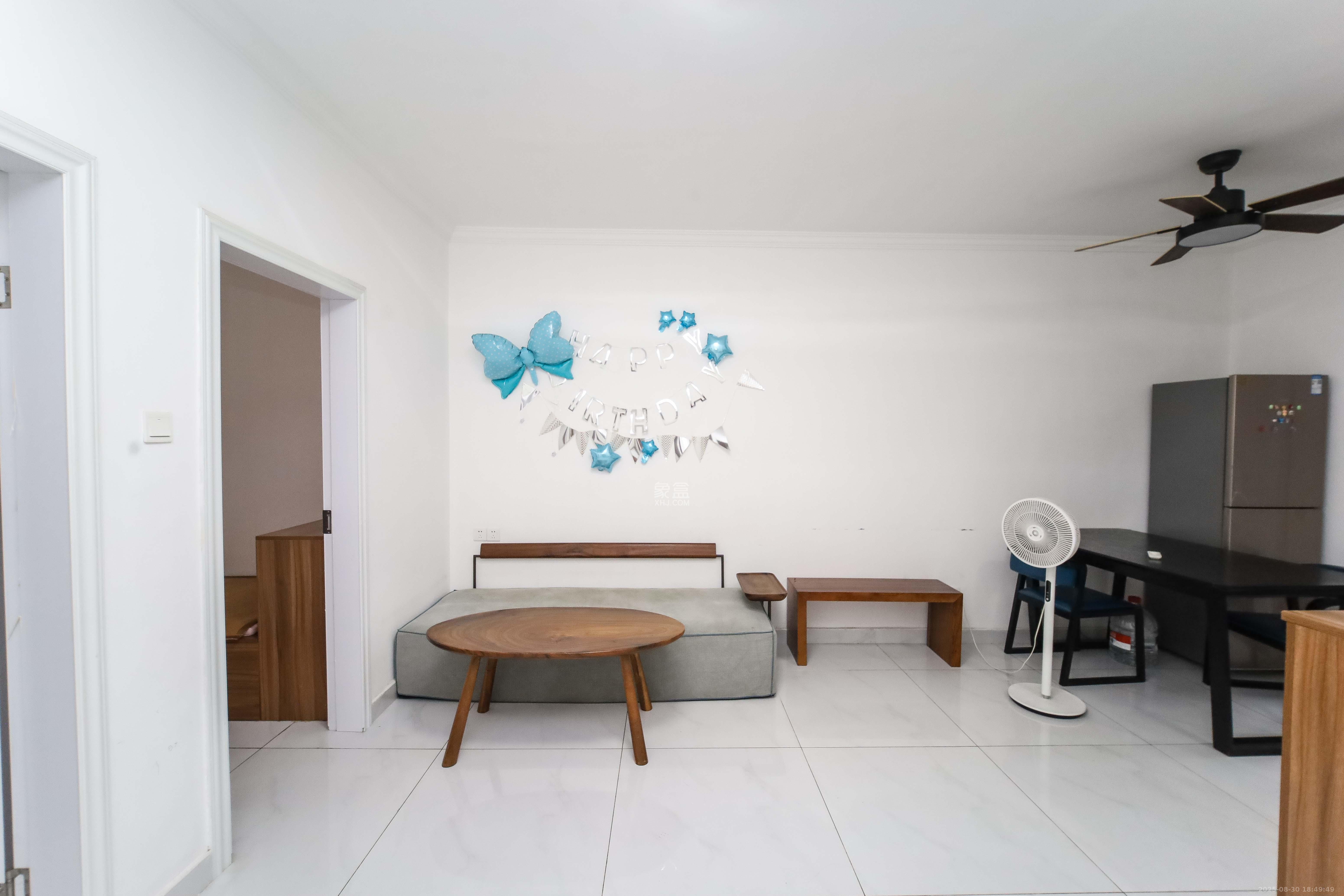 新合公寓(火星安置房小区) 2室1厅1卫 43.0万 新合公寓(火星安置房小区) 2室1厅1卫 43.0万客厅