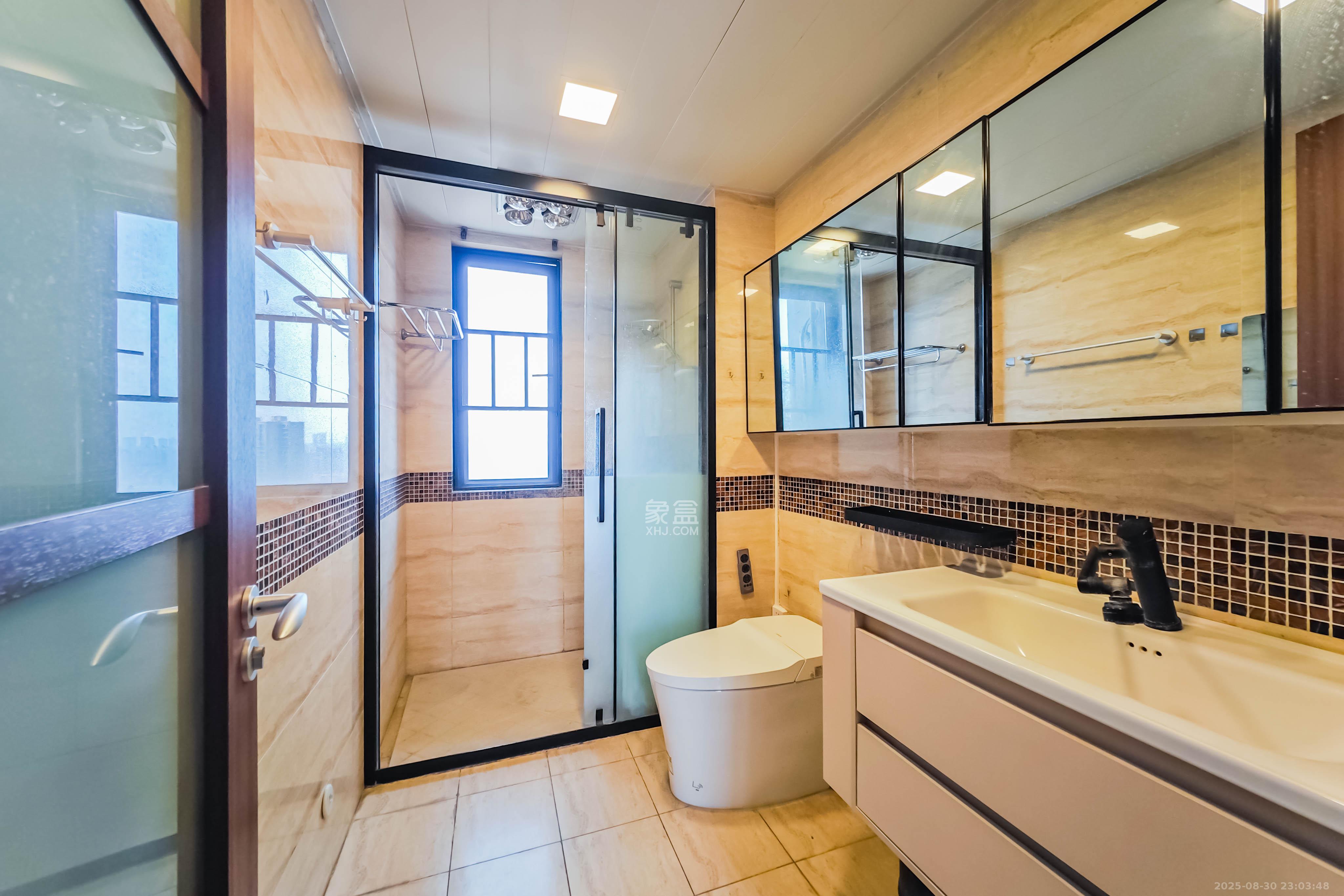 万科金域华府三四期  4室2厅2卫    122.0万 万科金域华府三四期  4室2厅2卫    122.0万卫生间