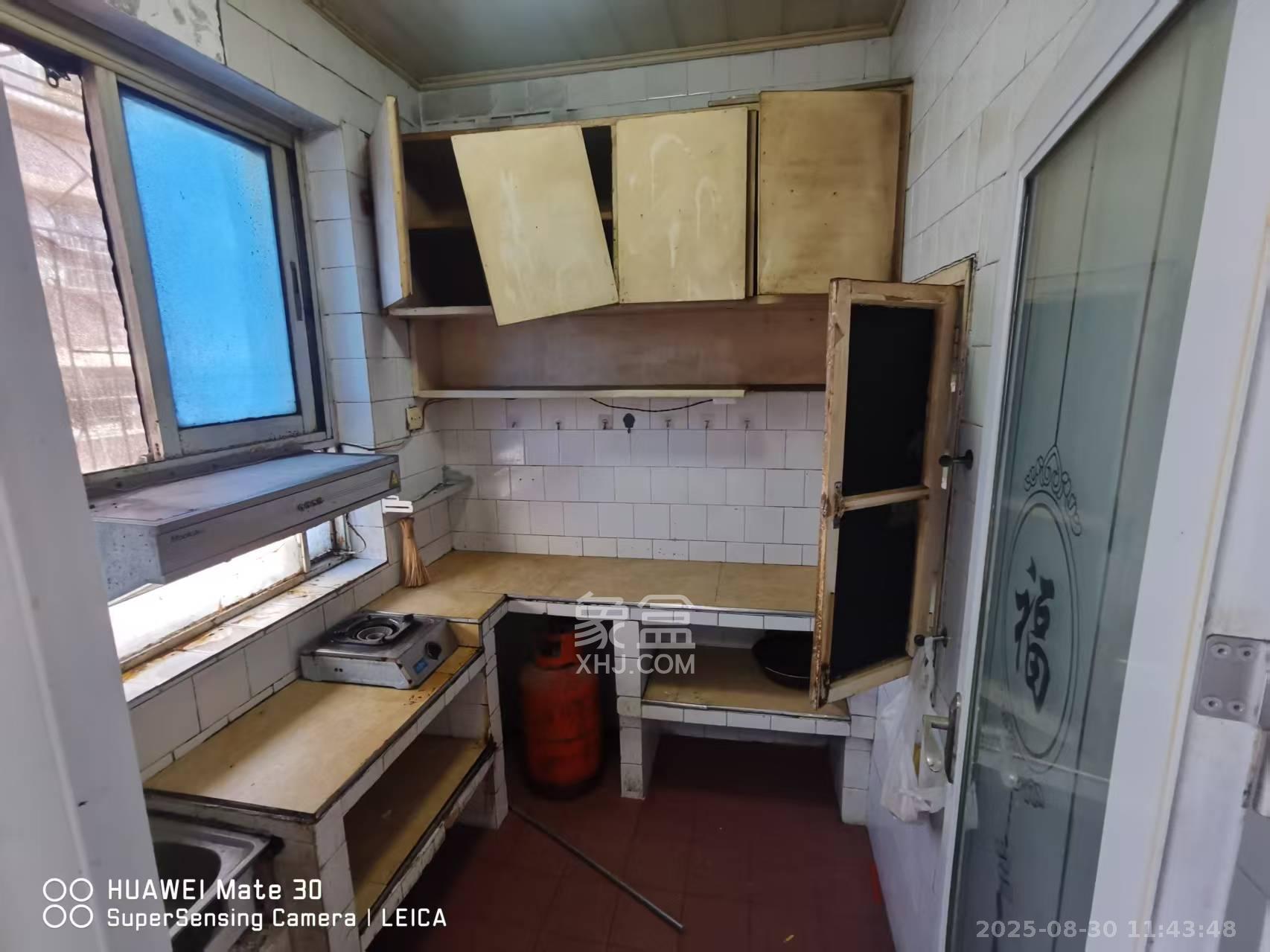 三泰街散盘  3室2厅1卫    2000.0元/月室内图