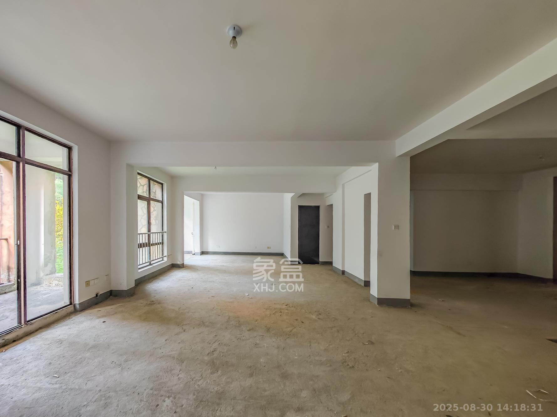 幸福考拉  4室2厅2卫    205.0万 幸福考拉  4室2厅2卫    205.0万客厅