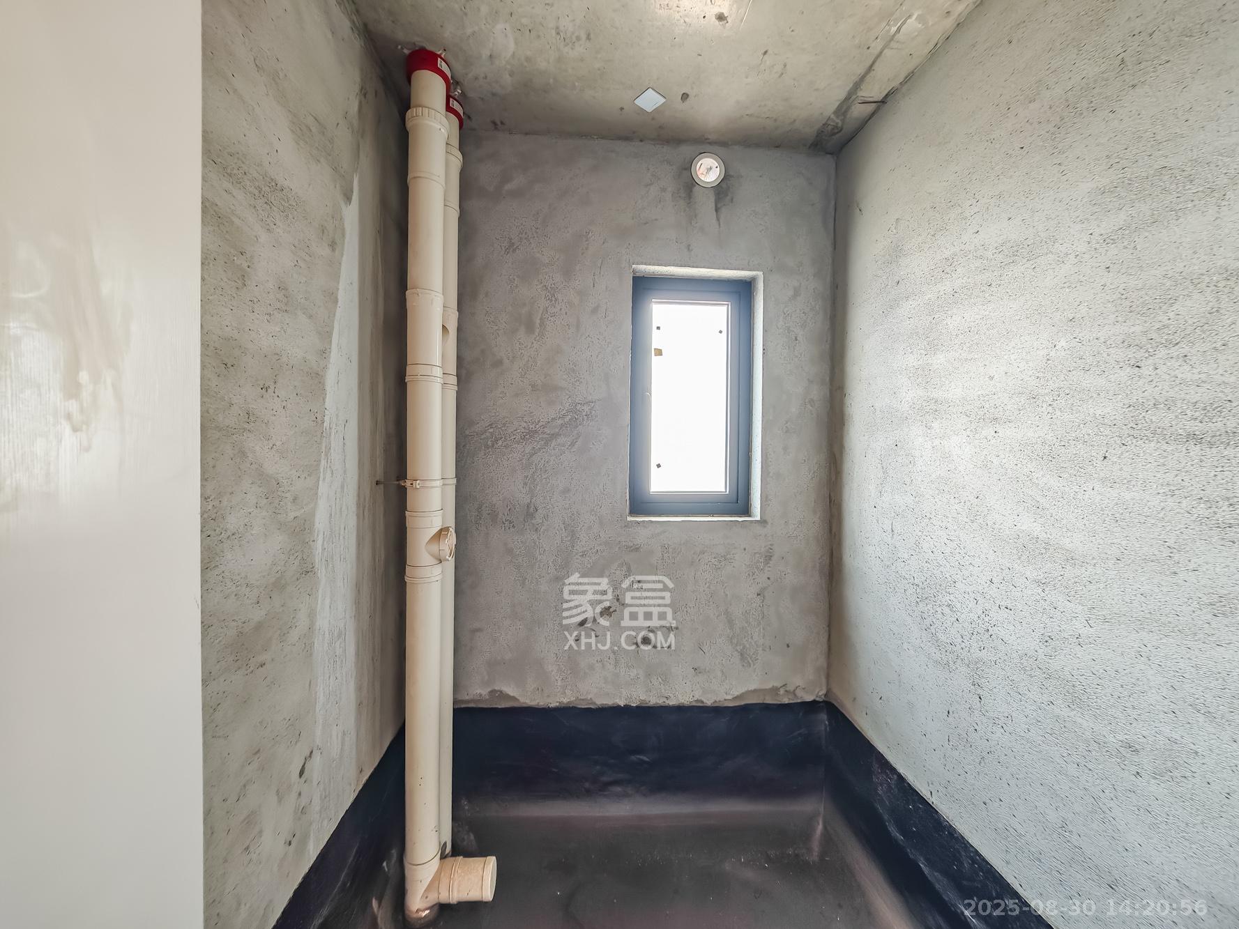 上置绿洲雅宾利  4室2厅2卫    135.0万卫生间