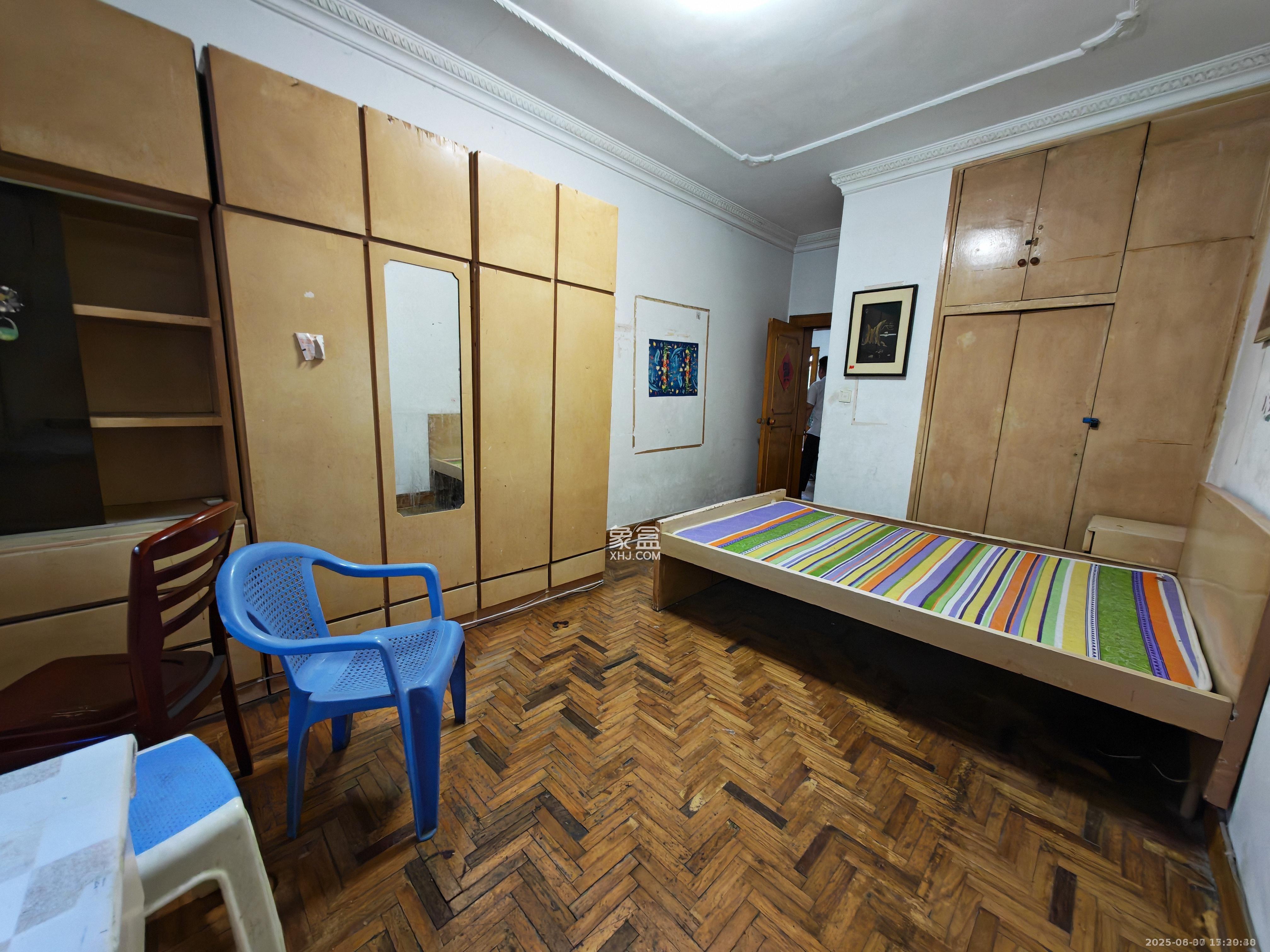 燕兴宿舍  2室1厅1卫    1200.0元/月 燕兴宿舍  2室1厅1卫    1200.0元/月室内图