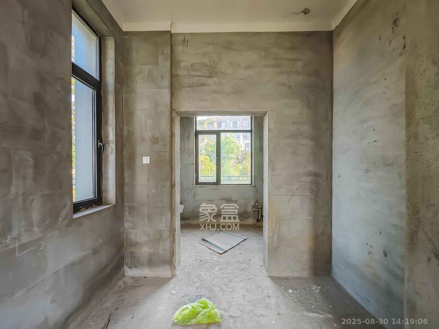 恒基旭辉湖山赋  6室3厅4卫    458.0万厨房